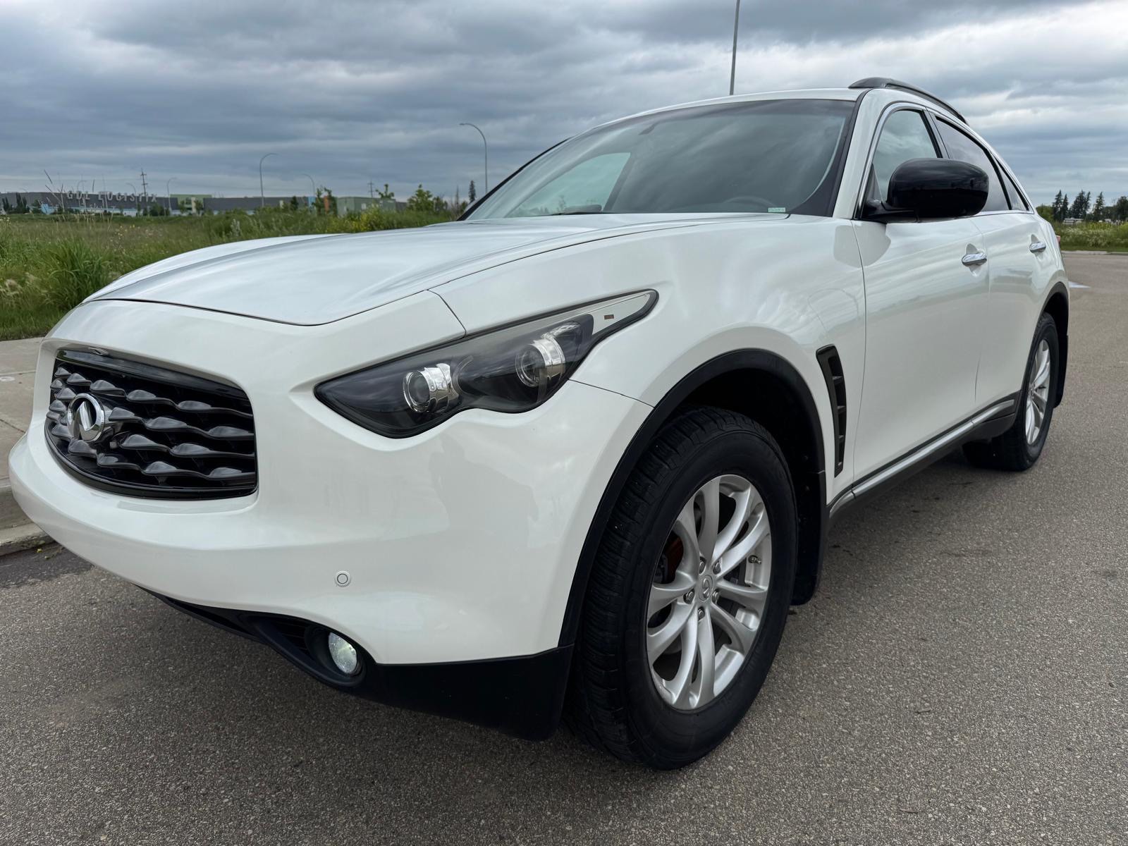 White 2010 INFINITI FX35 SUV / Crossover All-Wheel Drive Automatic