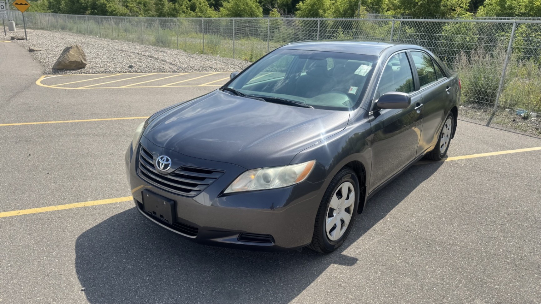 Gray 2009 Toyota Camry Sedan Front-Wheel Drive Automatic