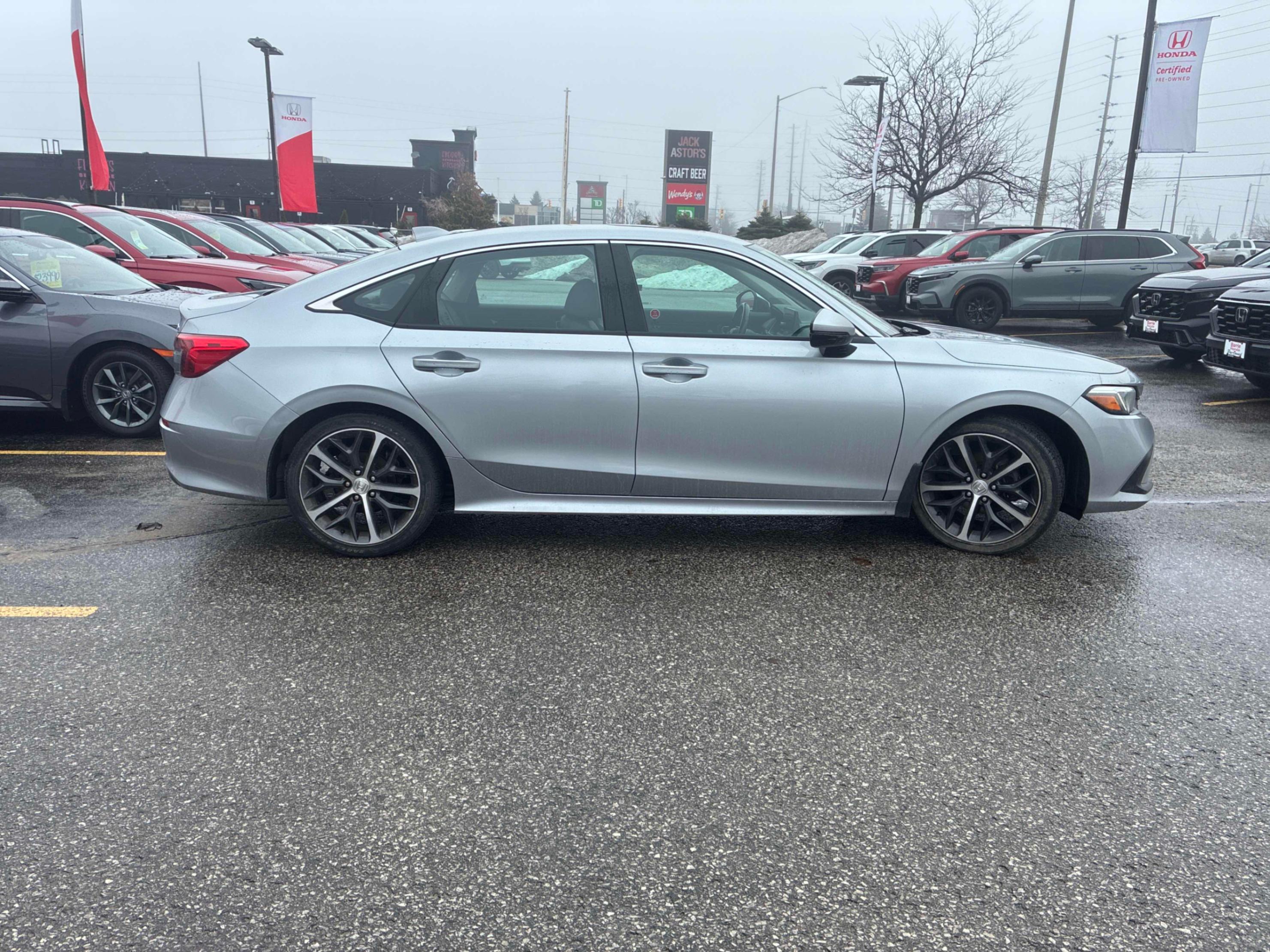 2022 Honda Civic Touring FWD