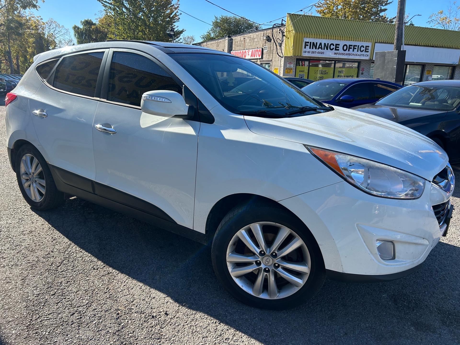 2011 Hyundai Tucson Limited/AWD/NAVI/LEATHER/ROOF/POWER&HEATED SEATS/BLUETOOTH/FOG LIGHTS/ALLOYS/CLEAN CAR