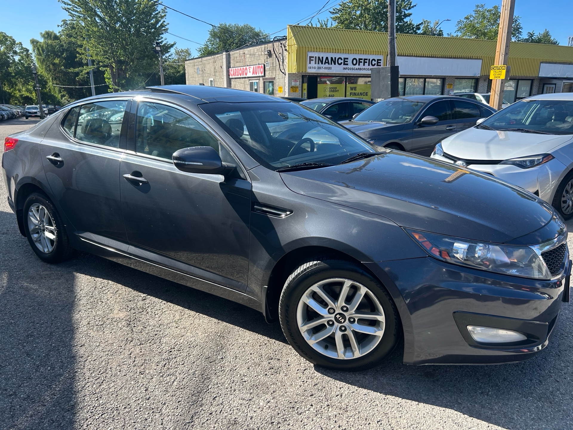 2012 Kia Optima LX/AUTO/ POWER SEATS/ HEATED SEATS/ FOGLIGHTS/BLUETOOTH/ALLOYS/SHARP/CLEAN CARFAX