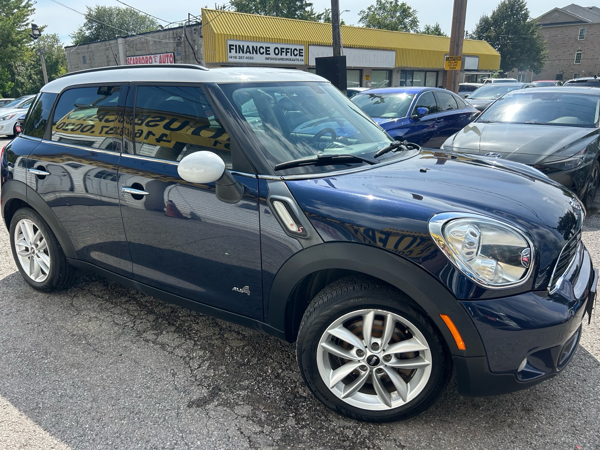 2012 MINI Cooper Countryman S /ALL4/ AWD/ NAVI/LEATHER/MOON ROOF/P.GROUP/BLUE TOOTH/FOG LIGHTS/ALLOYS/ CLEAN VEHICLE