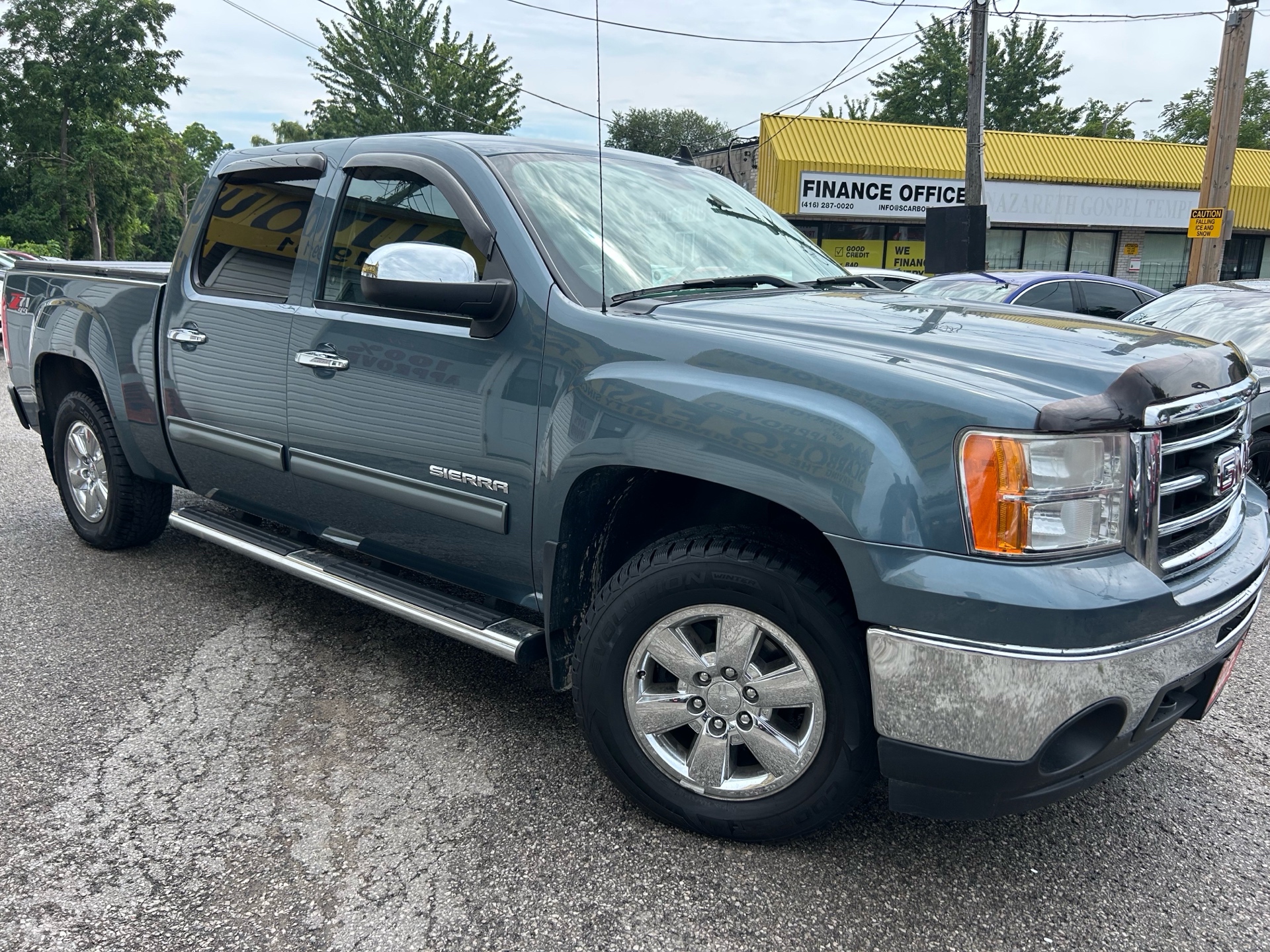2013 GMC Sierra 1500 SLT/Z71/4WD/CREW CAB/LEATHER/P.SEAT/RUNNING BOARDS/BLUE TOOTH ALLOYS/CLEAN TRUCK