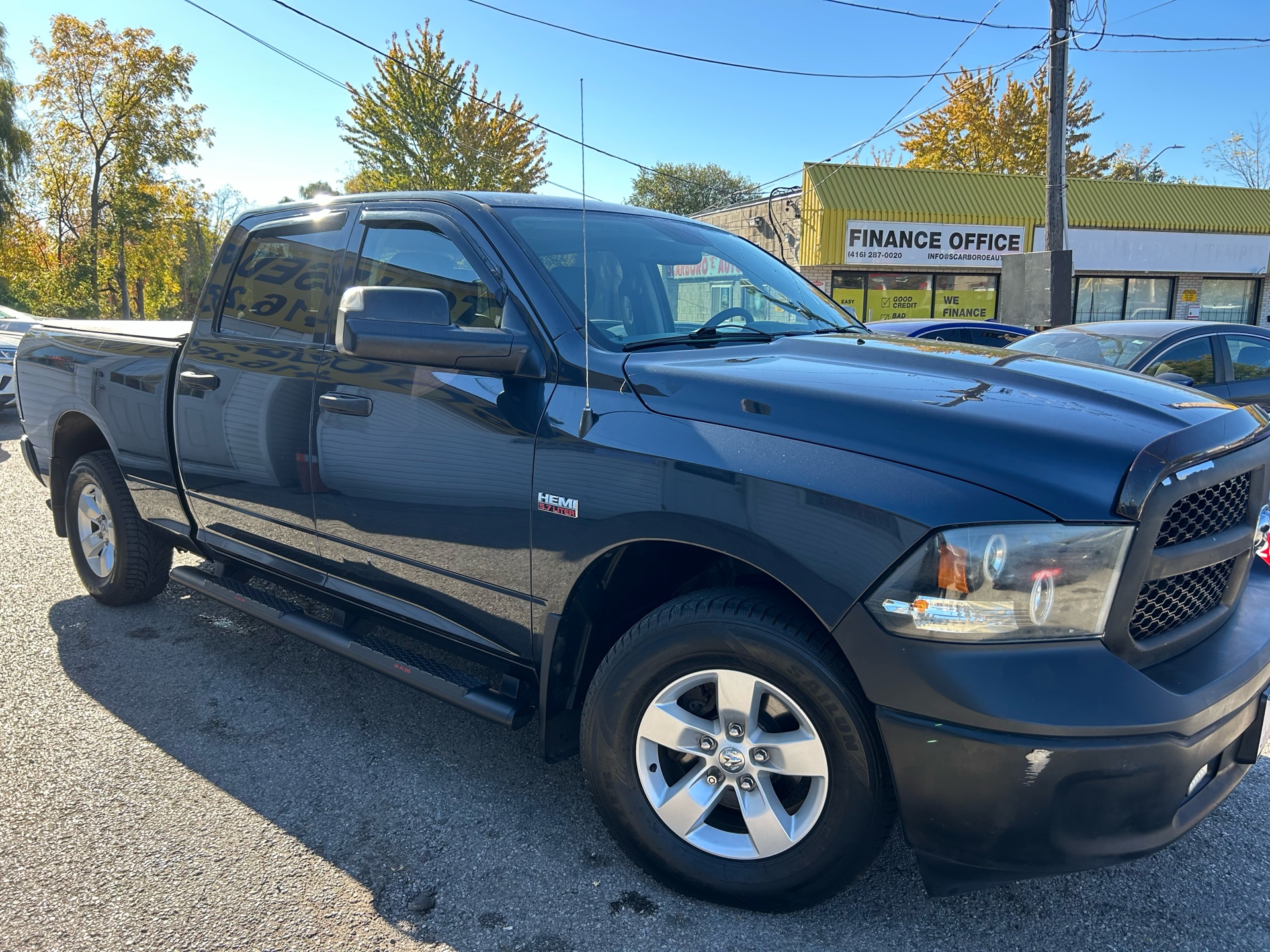 2014 Ram 1500 ST/4WD/CREW CAB/BLUETOOTH/HEATED SEATS/BLUETOOTH/BOX COVER/FG LIGHTS/RUNNING BOARDS/ALLOYS/CLEAN CARFAX