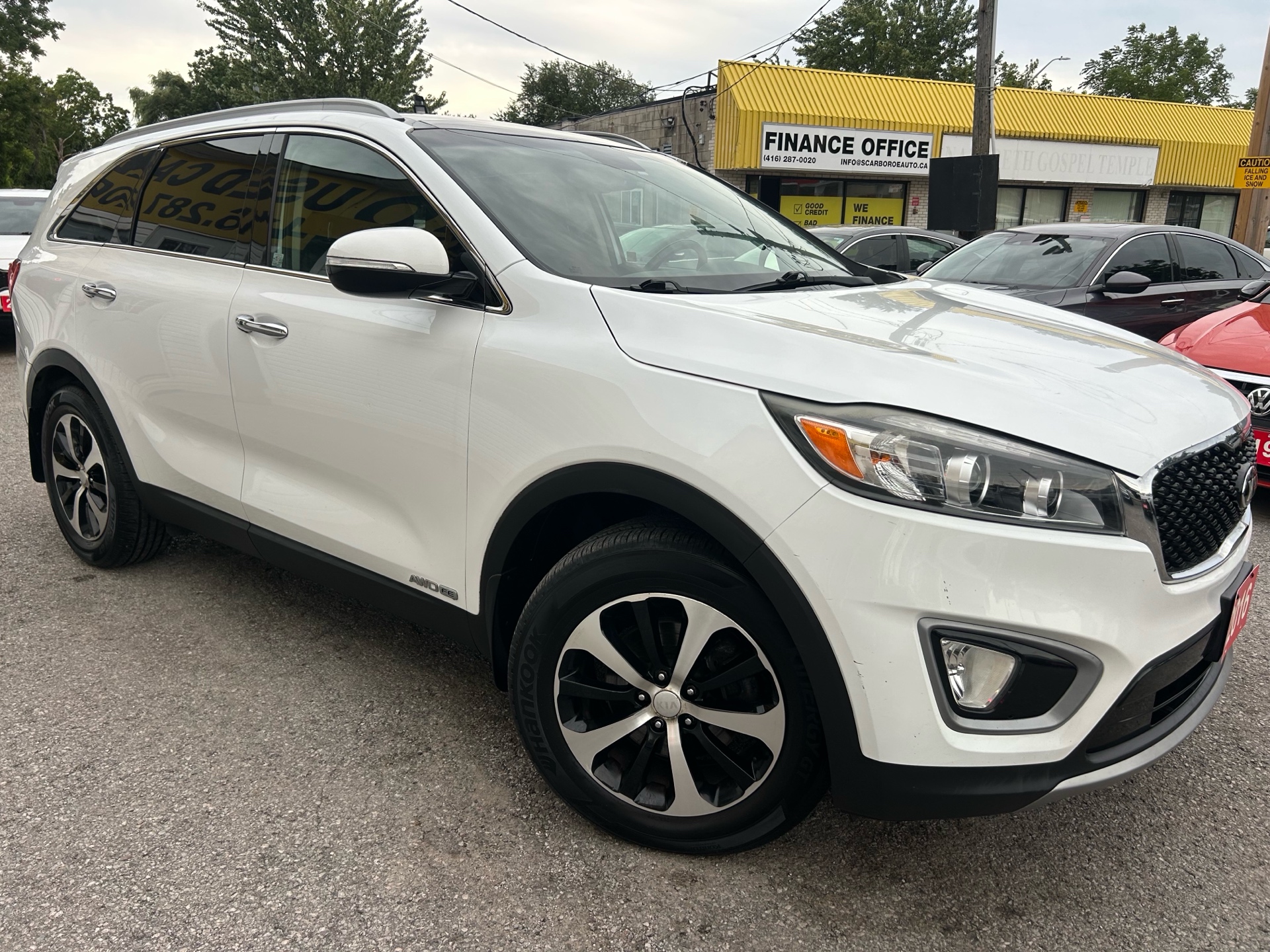 2016 Kia Sorento AWD/EX/7-Seater/LEATHER/ROOF/POWER&HEATED SEATS/BLUETOOTH/FOG LIGHTS/ALLOYS/CLEAN CARFAX