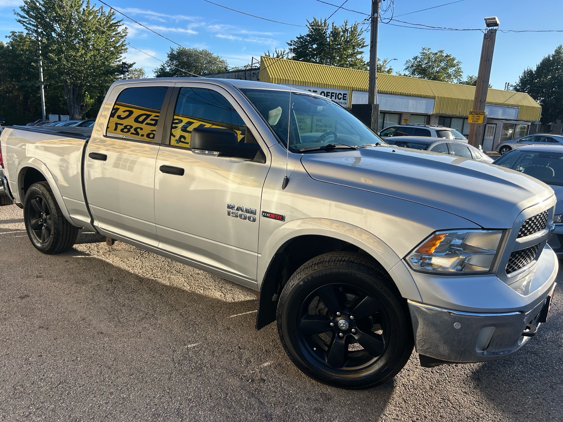 2016 Ram 1500 Crew Cab/Outdoorsman/4WD/NAVI/CAMERA/POWER&HEATED SEAT/REAR WINDOW/BLUETOOTH/FOG LIGHTS/ALLOYS/CLEAN CAR