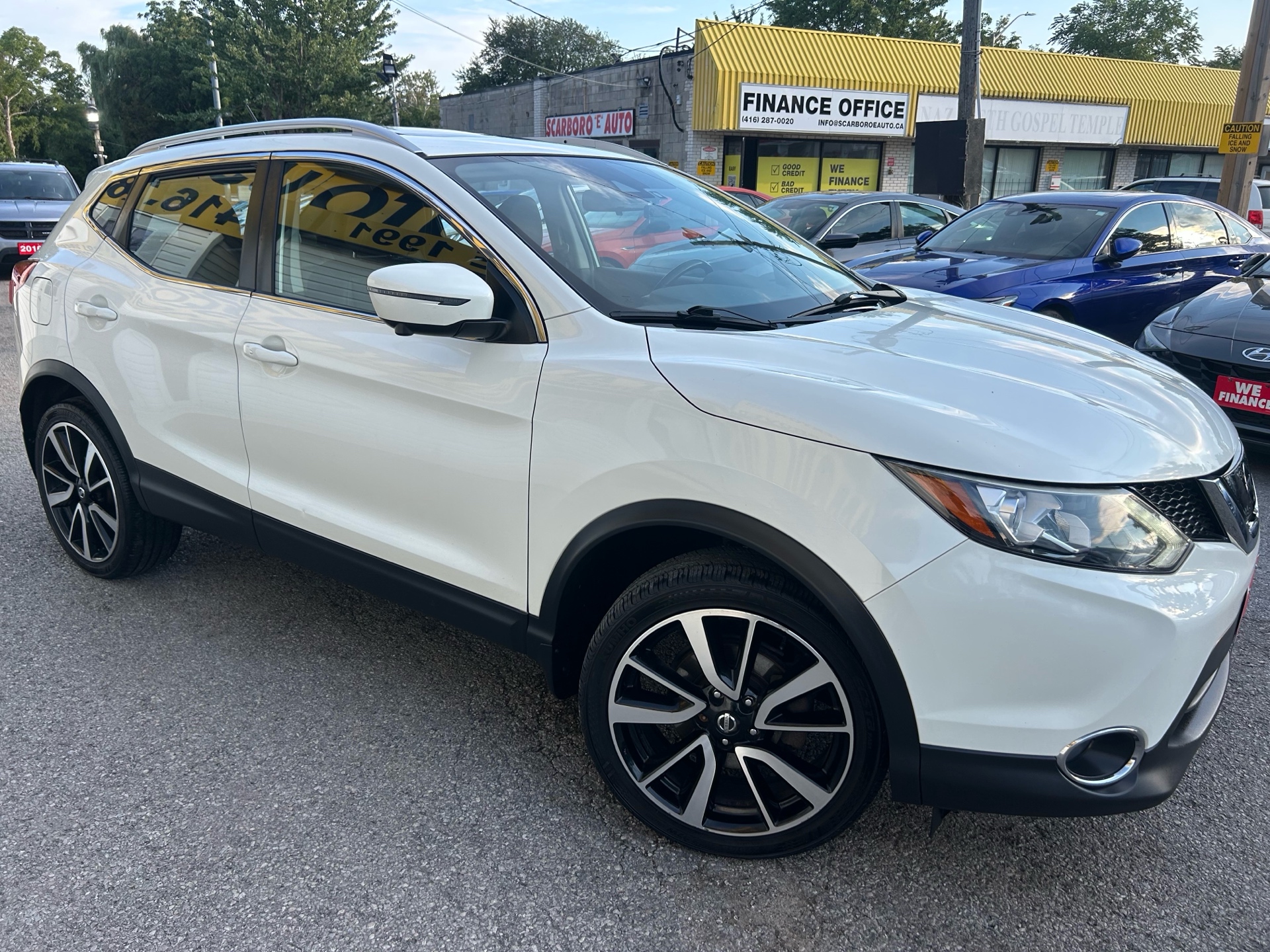 2017 Nissan Qashqai SL/AWD/NAVI/CAMERA/LEATHER/ROOF/P.SEAT/BLUE TOOTH/FOG LIGHTS/ALLOYS/CLEAN CAR