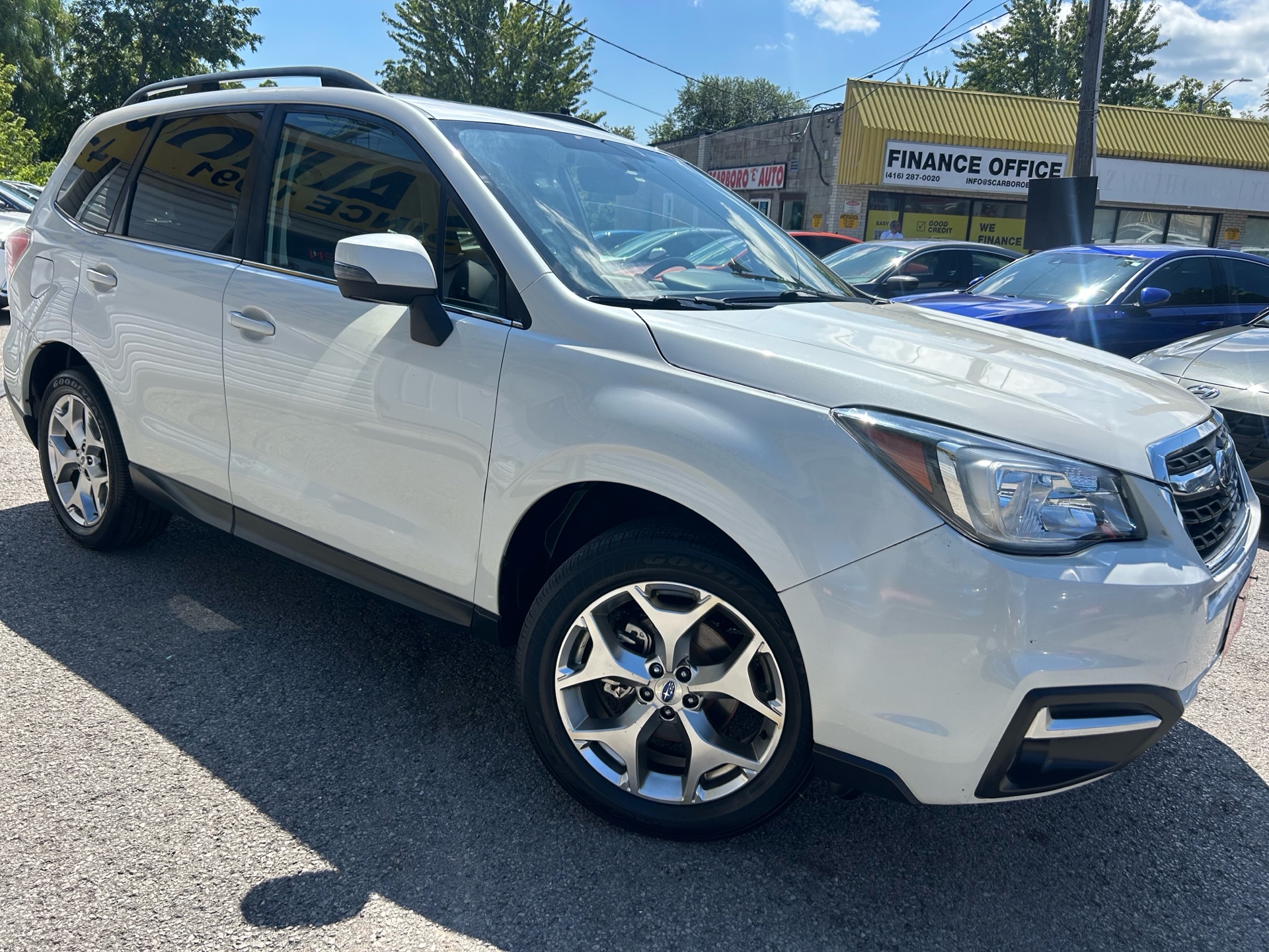 2017 Subaru Forester Limited w/Tech Pkg/ NAVI/CAMERA/LEATHER/ROOF/HEATED & POWER SEATS/ ALLOYS/ CLEAN CAR