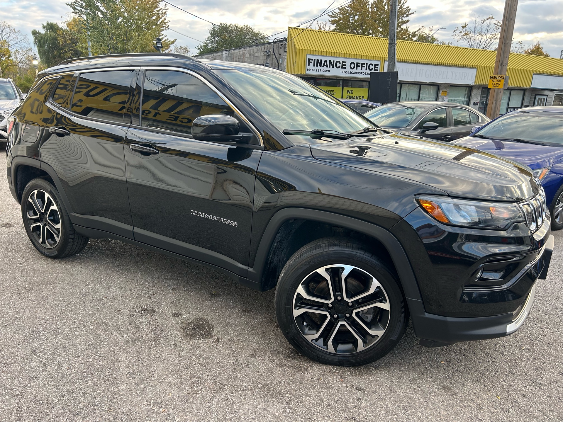 2022 Jeep Compass LIMITED/4x4/NAVI/CAMERA/LEATHER/ROOF/HEATED SEATS & STEERING/LOADED/ALLOYS/CLEAN CAR