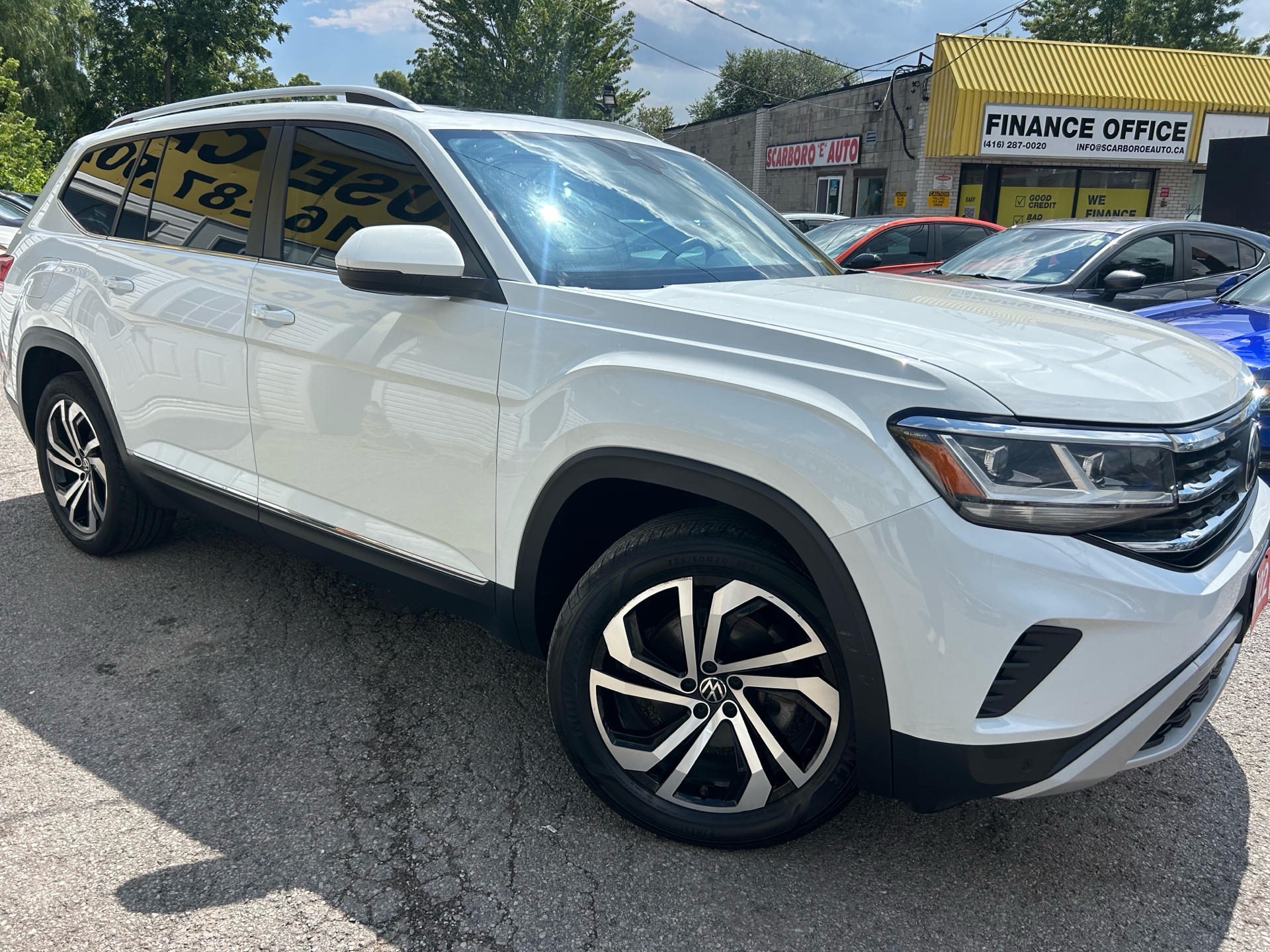 2022 Volkswagen Atlas Highline 3.6/4MOTION/NAVI/CAMERA/LEATHER/ROOF/POWER&HEATED SEATS/BLUE TOOTH/7 PASSENGERS/FOG LIGHTS/ALLOYS/CLEAN CAR