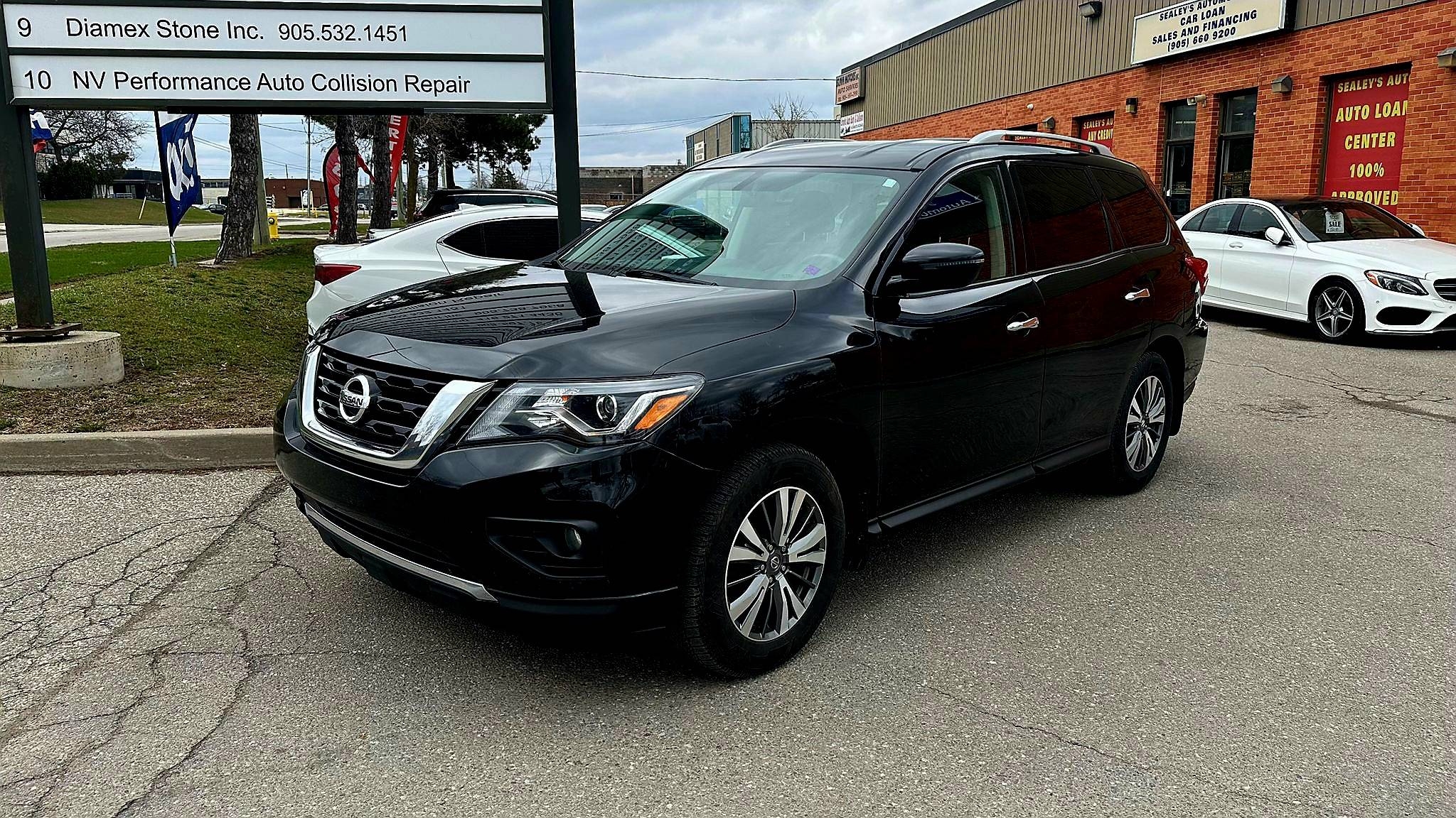 Black 2020 Nissan Pathfinder SUV / Crossover Automatic