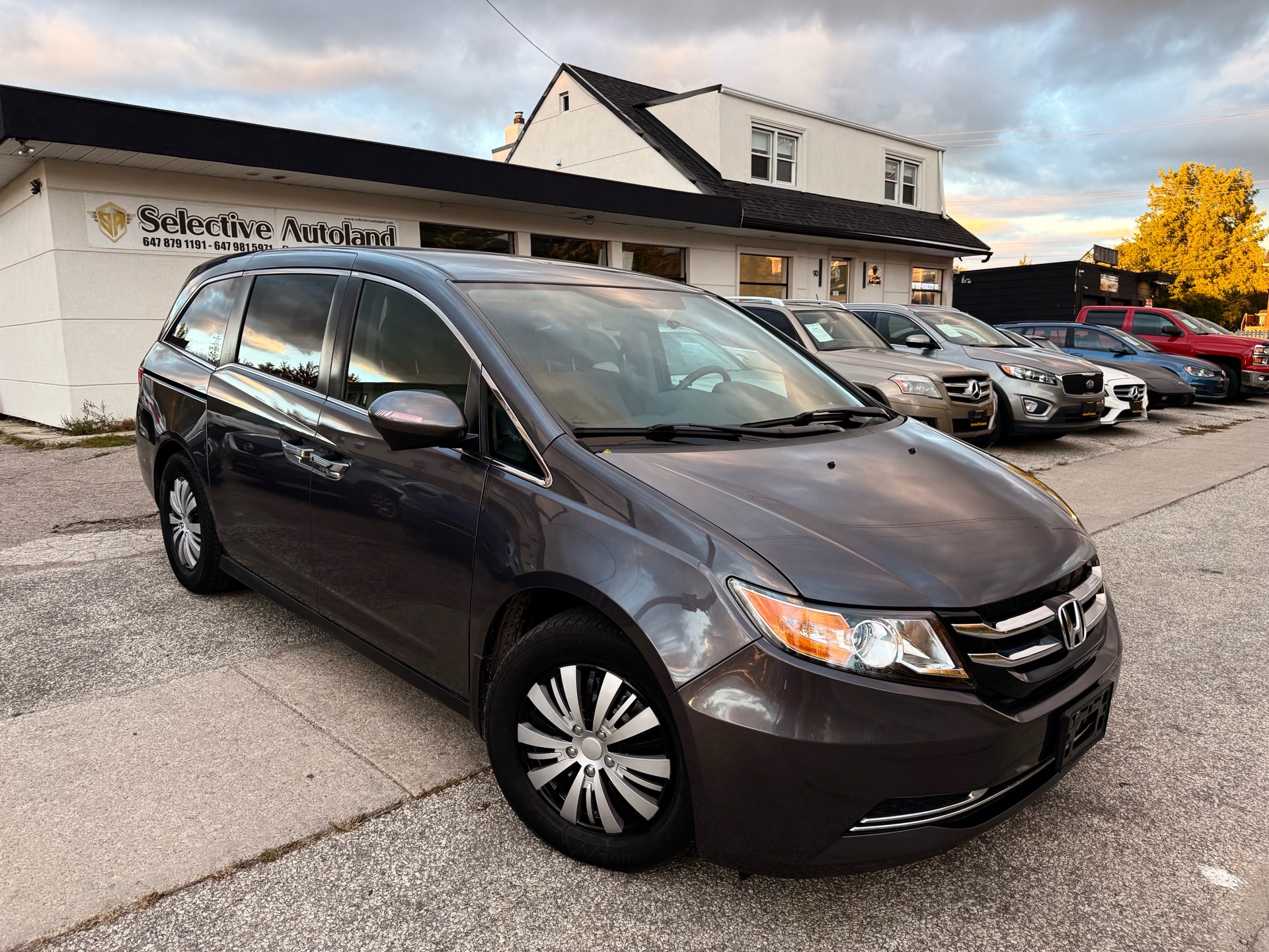 Gray 2016 Honda Odyssey Minivan Front-Wheel Drive Automatic