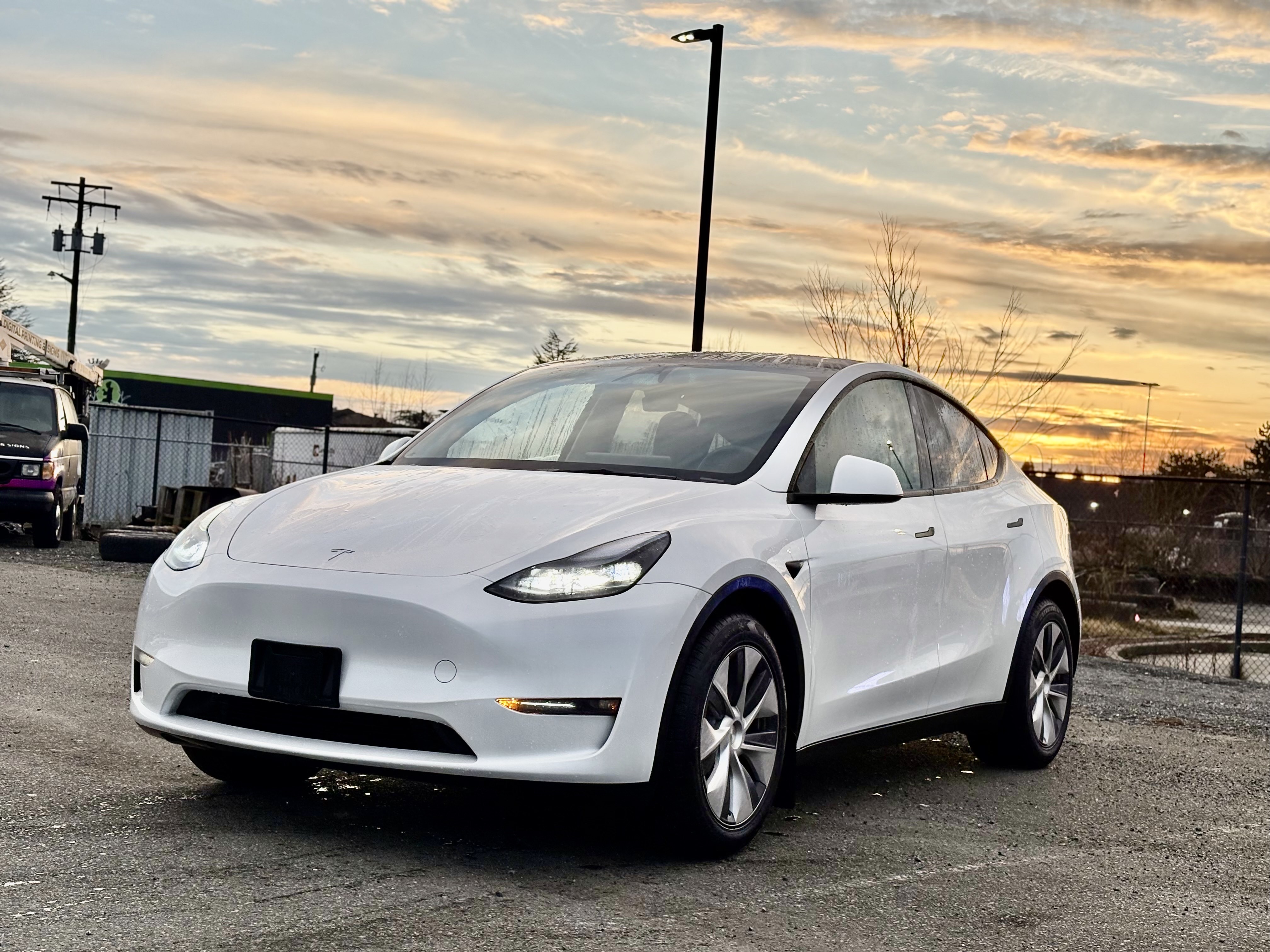 2024 TESLA MODEL Y