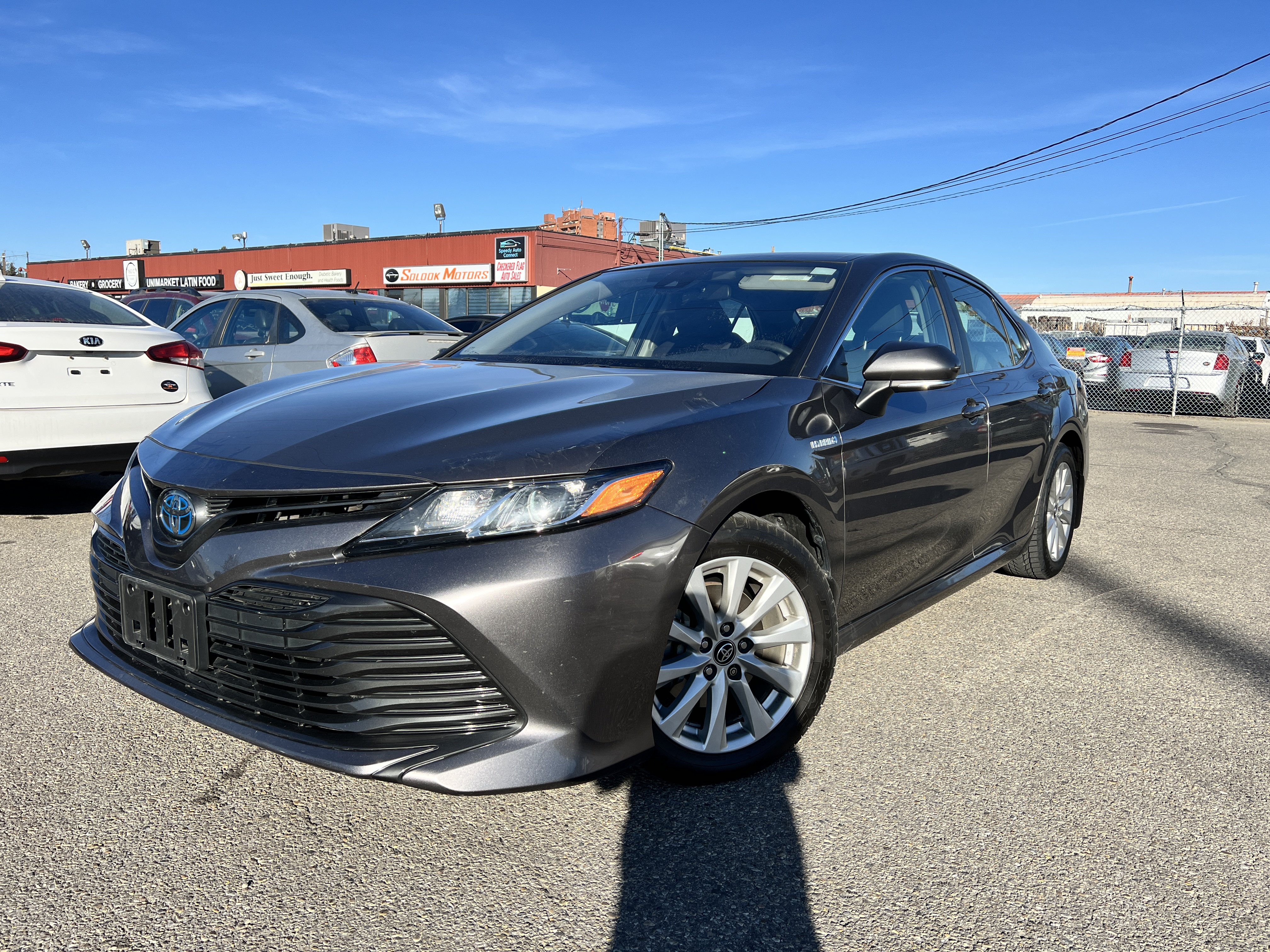 Toyota Camry Hybrid LE FWD