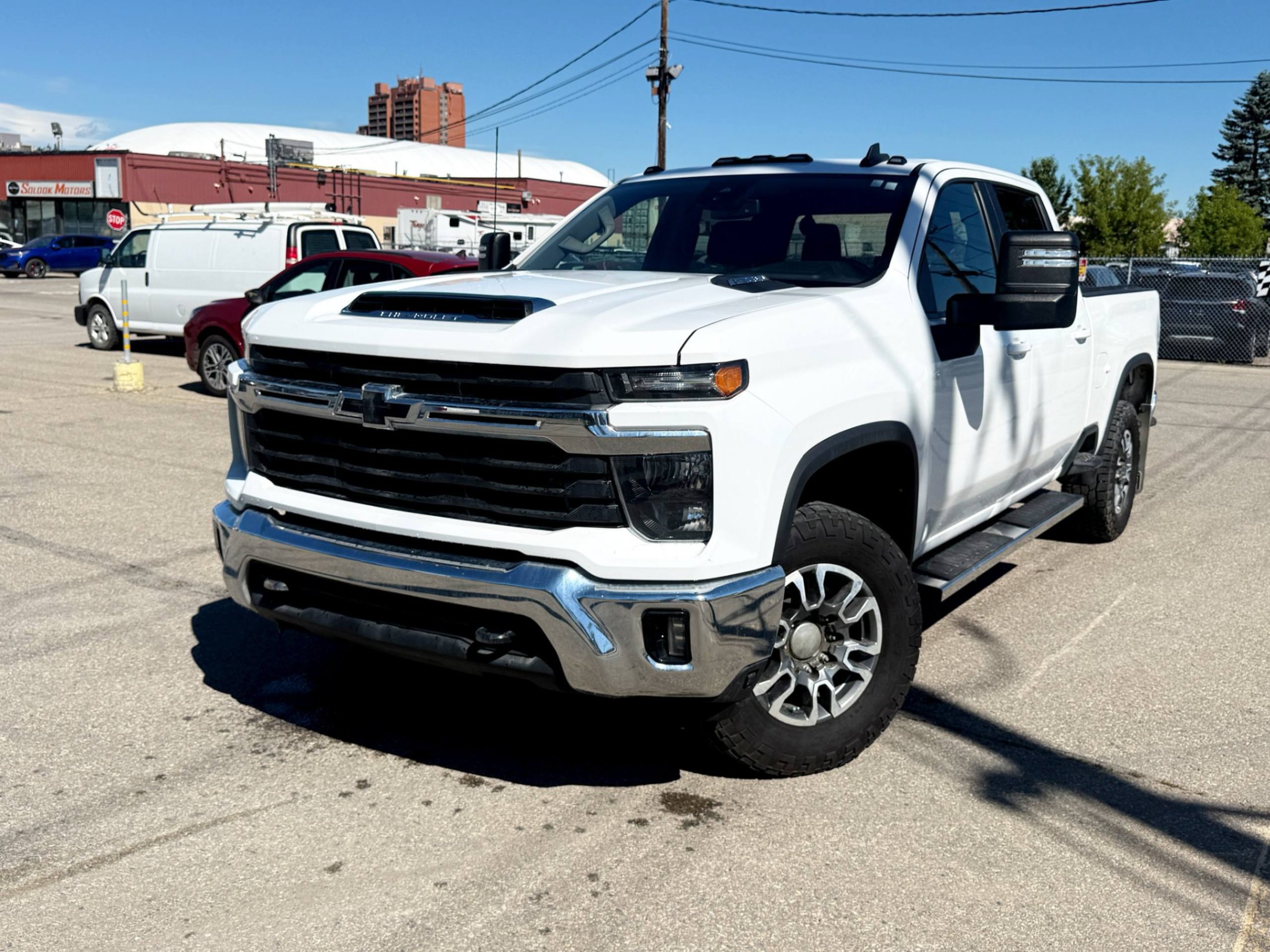 White 2024 Chevrolet Silverado 2500HD Pickup Truck Four-Wheel Drive Automatic