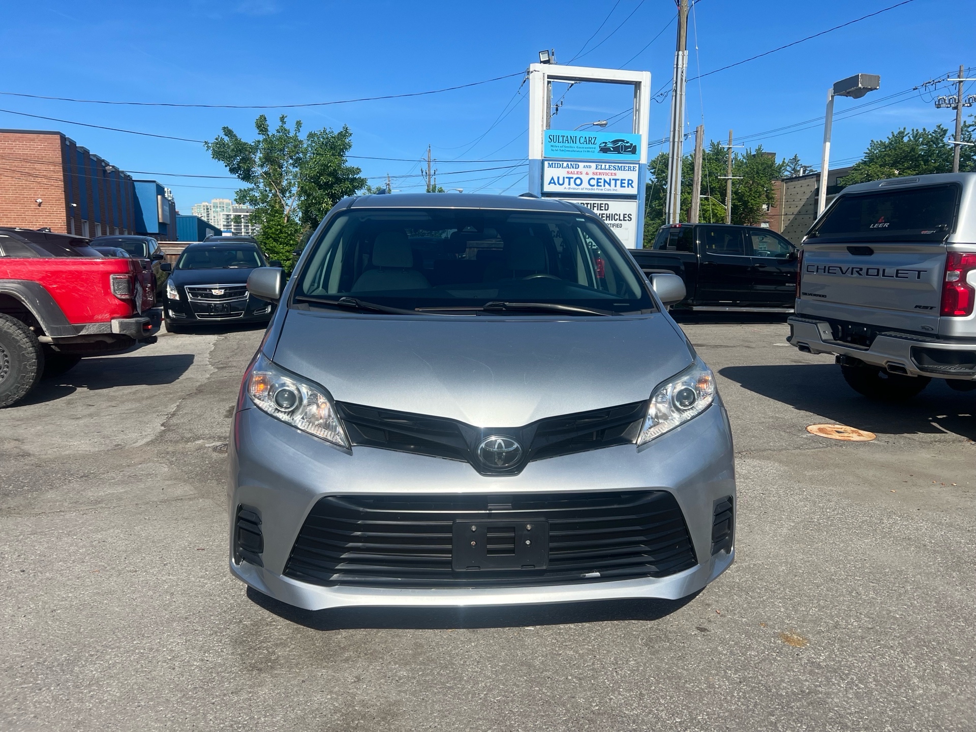 Silver 2020 Toyota Sienna L 7-Passenger FWD Minivan Front-Wheel Drive Automatic