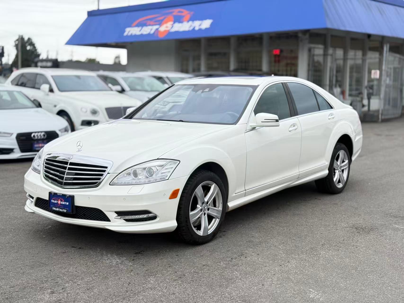 White 2011 Mercedes-Benz S-Class Sedan  Automatic