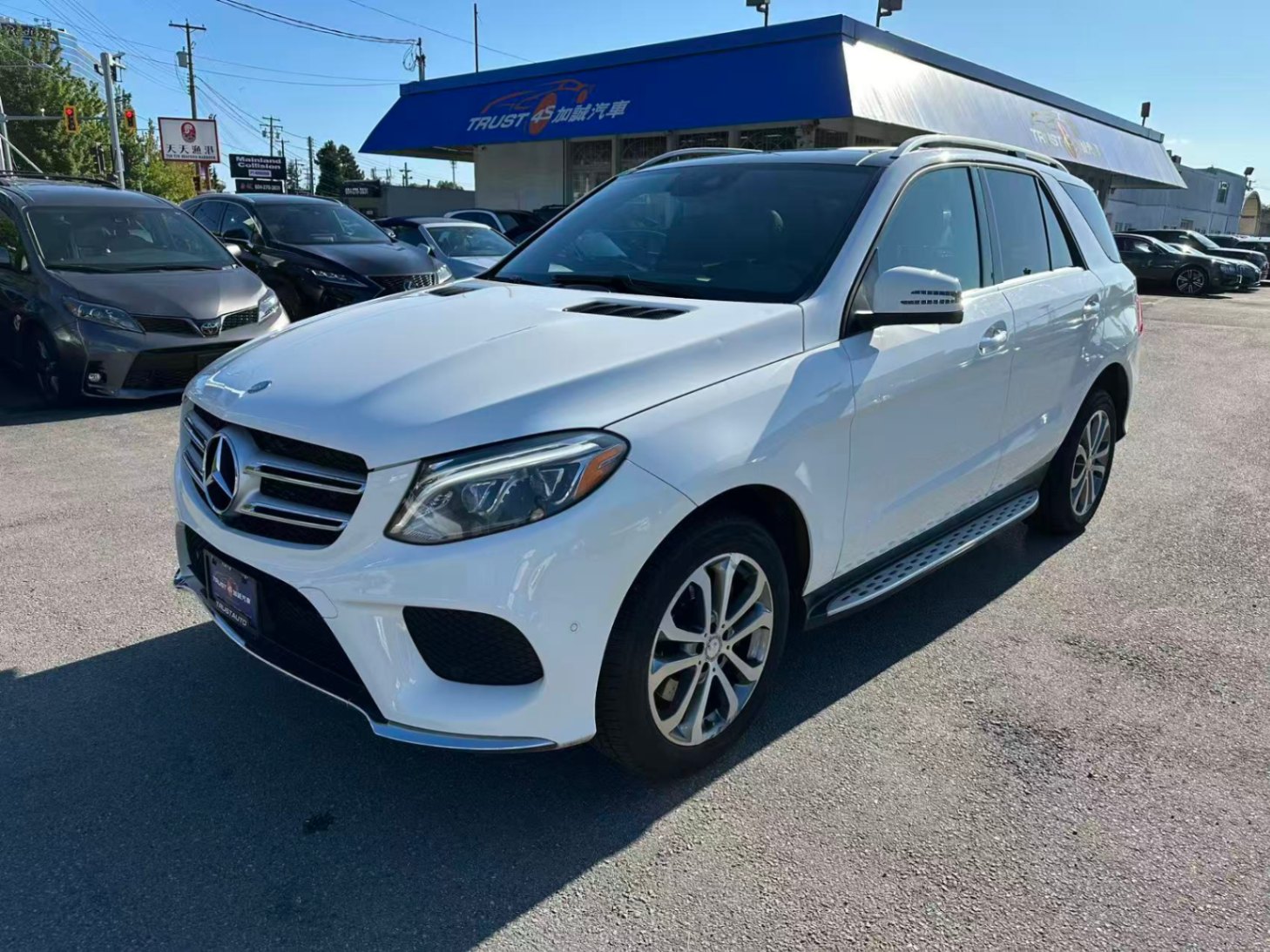 White 2016 Mercedes-Benz GLE SUV / Crossover Automatic