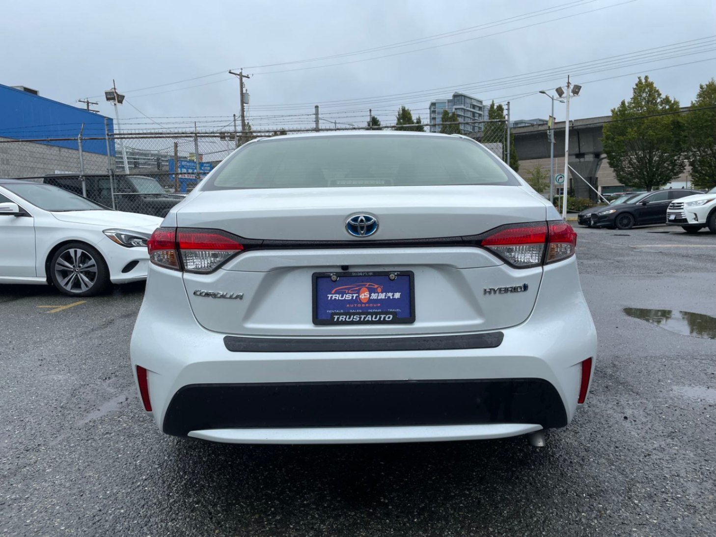2022 Toyota Corolla Hybrid CVT w/Li Battery, Vancouver, Cash