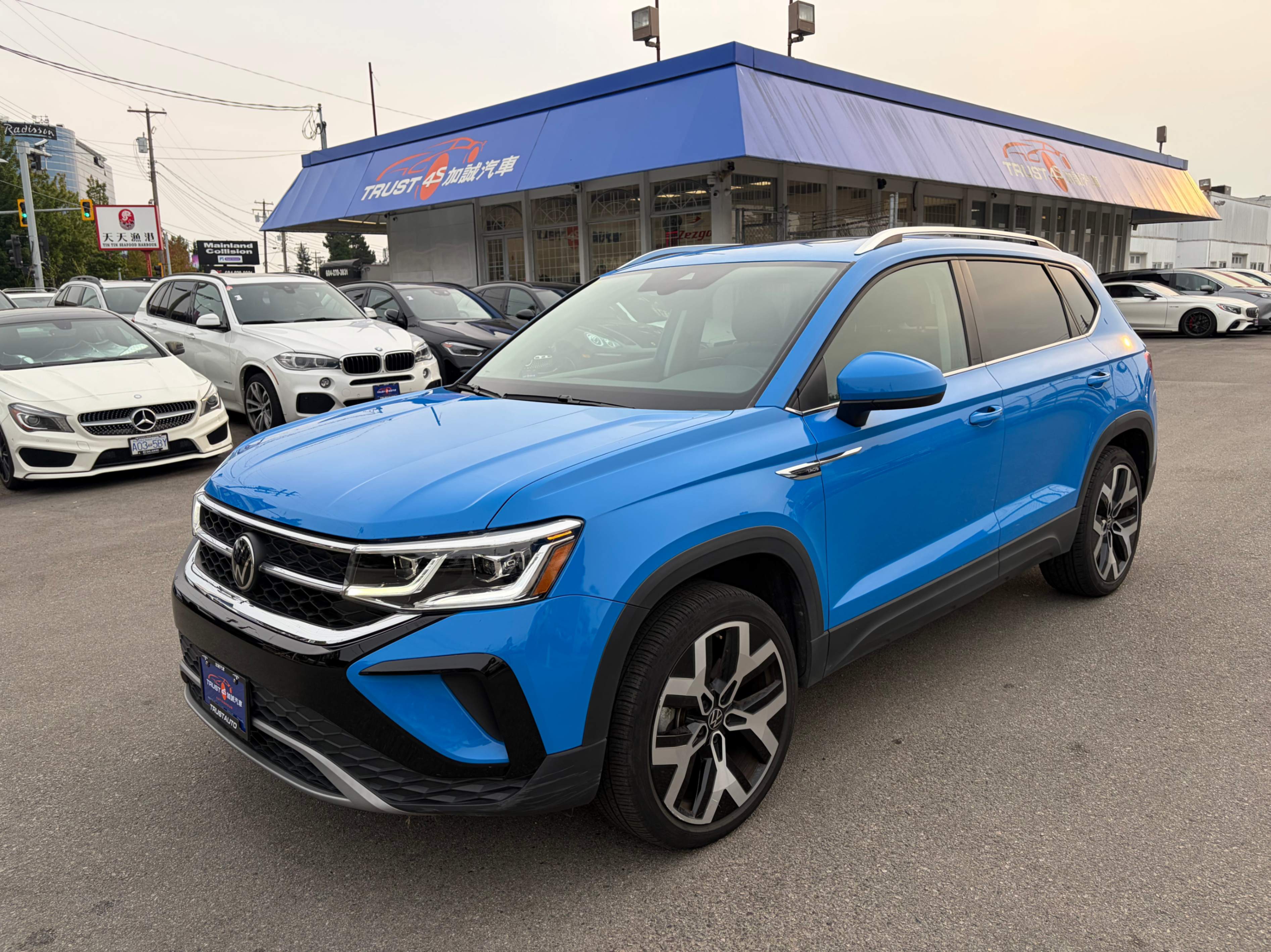Blue 2022 Volkswagen Taos SUV / Crossover Automatic