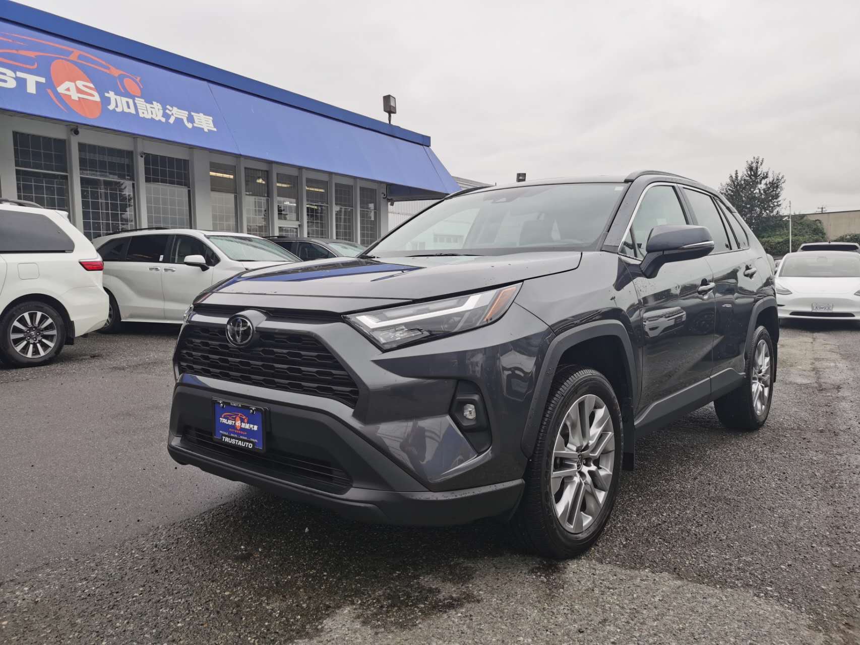 2023 Toyota RAV4 XLE AWD/Local Car/One Owner, Vancouver, Cash