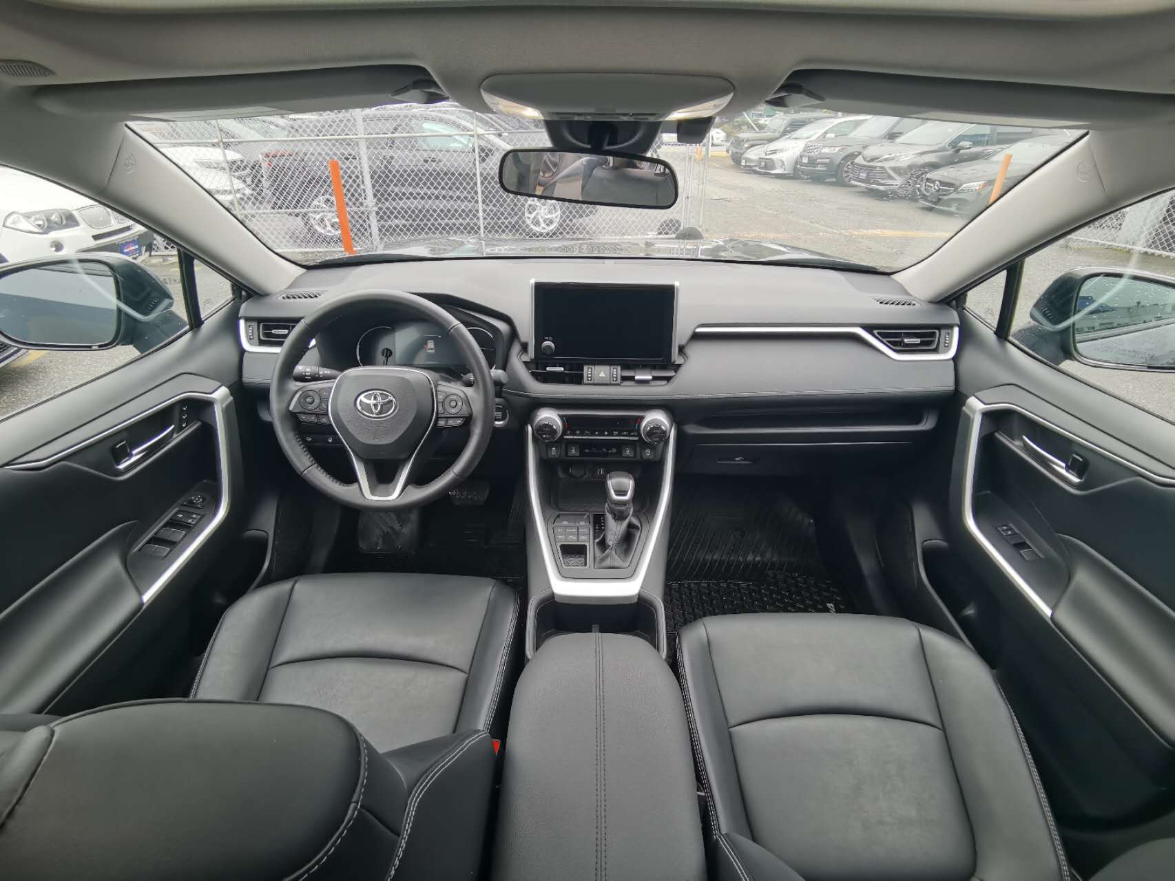 2023 Toyota RAV4 XLE AWD/Local Car/One Owner, Vancouver, Cash