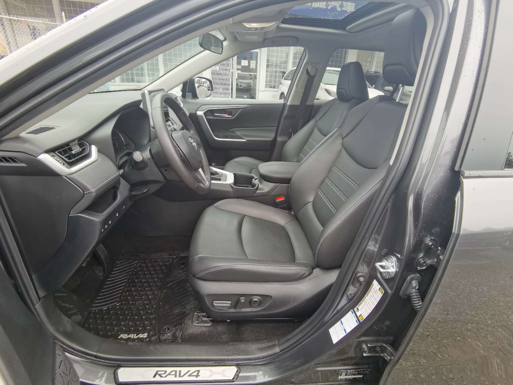 2023 Toyota RAV4 XLE AWD/Local Car/One Owner, Vancouver, Cash