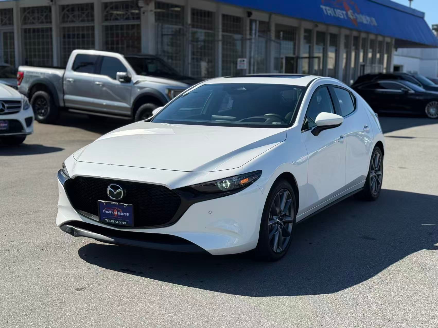 White 2025 Mazda MAZDA3 Sport Hatchback  Automatic