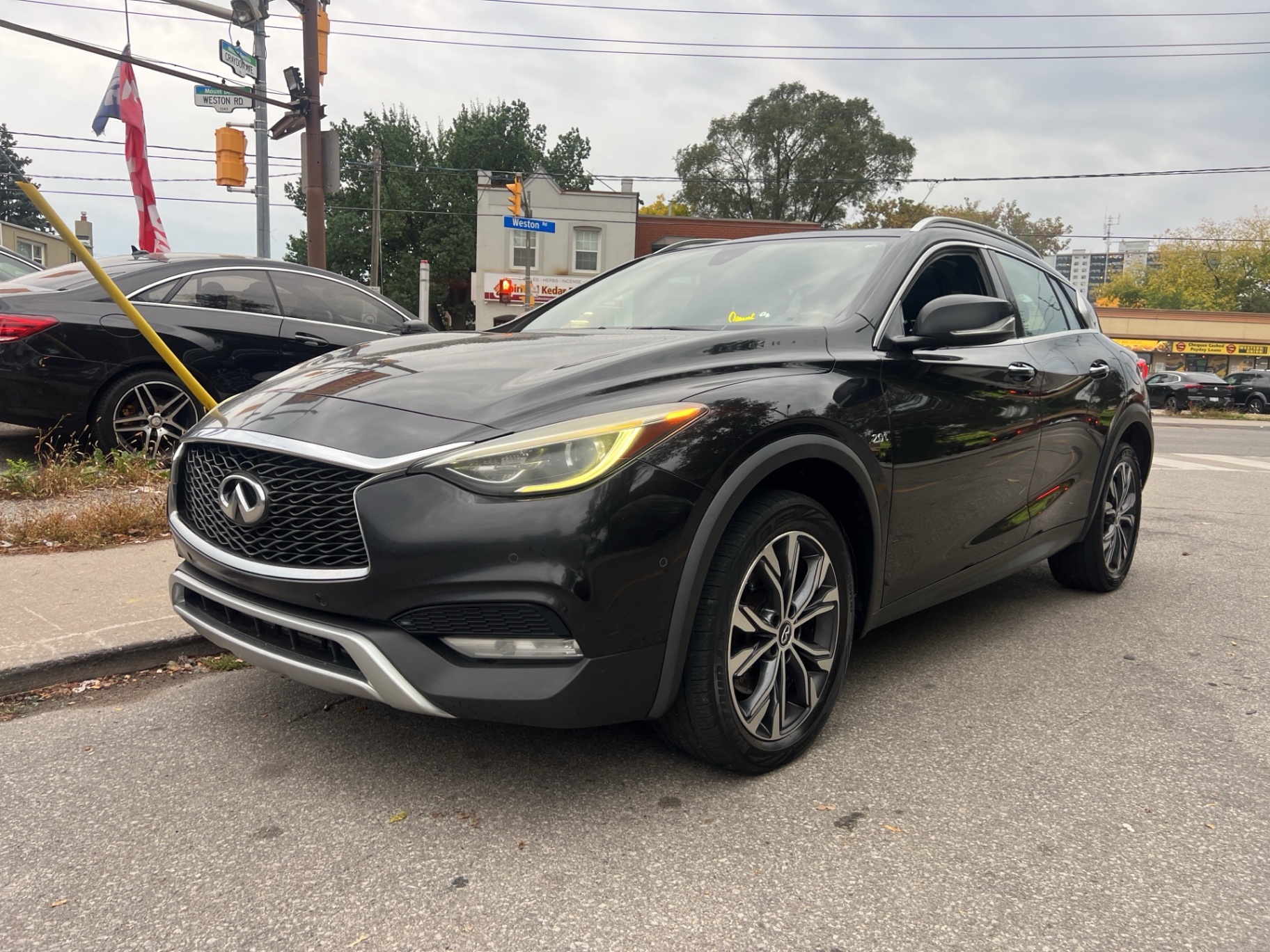 Black 2017 INFINITI QX30 SUV / Crossover Automatic