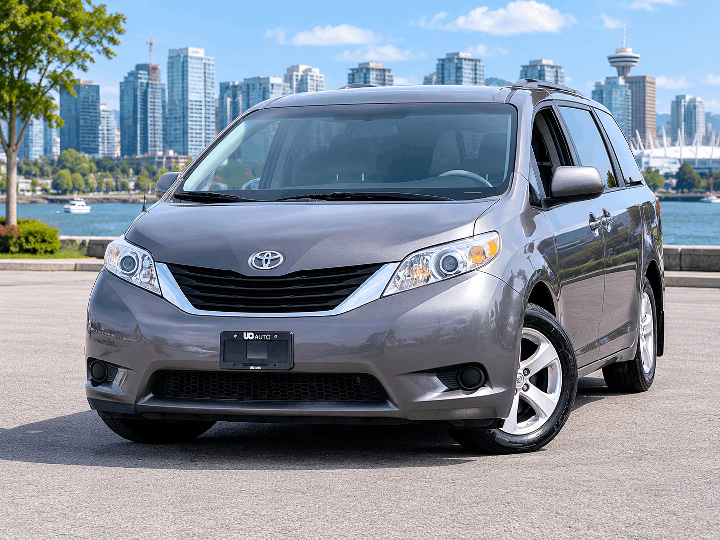 Gray 2013 Toyota Sienna LE 7-Passenger Minivan Front-Wheel Drive Automatic