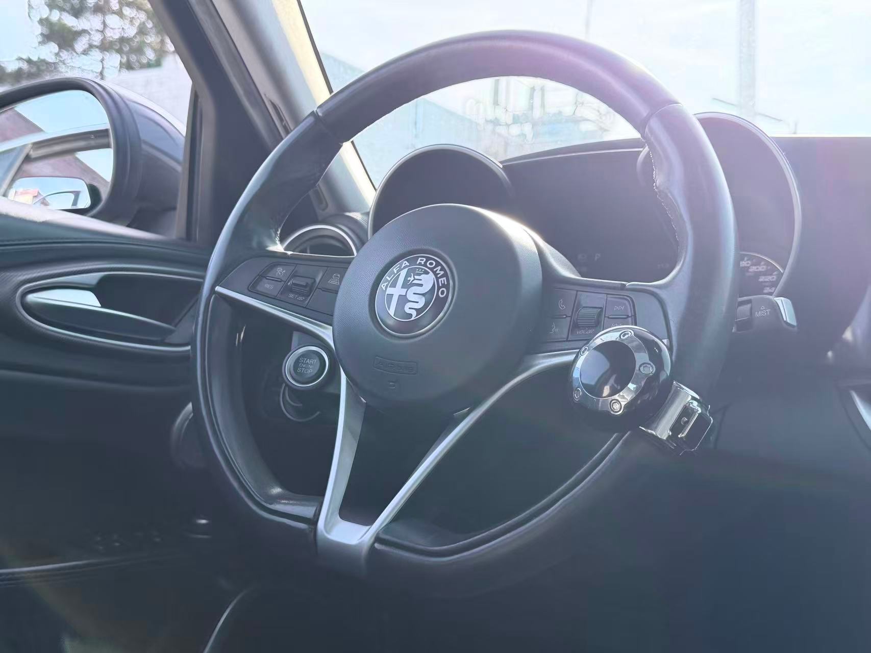 2017 Alfa Romeo Giulia Q4 Ti/ NO ACCIDENT/ NAVIGATION SYSTEM, 温哥华, 全款车