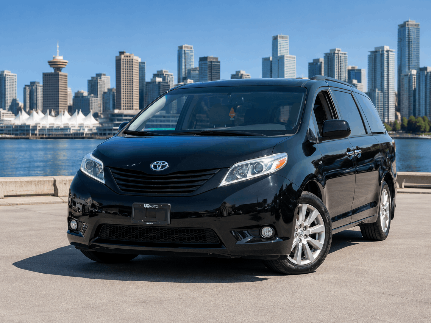 2017 Toyota Sienna XLE 7-Passenger AWD