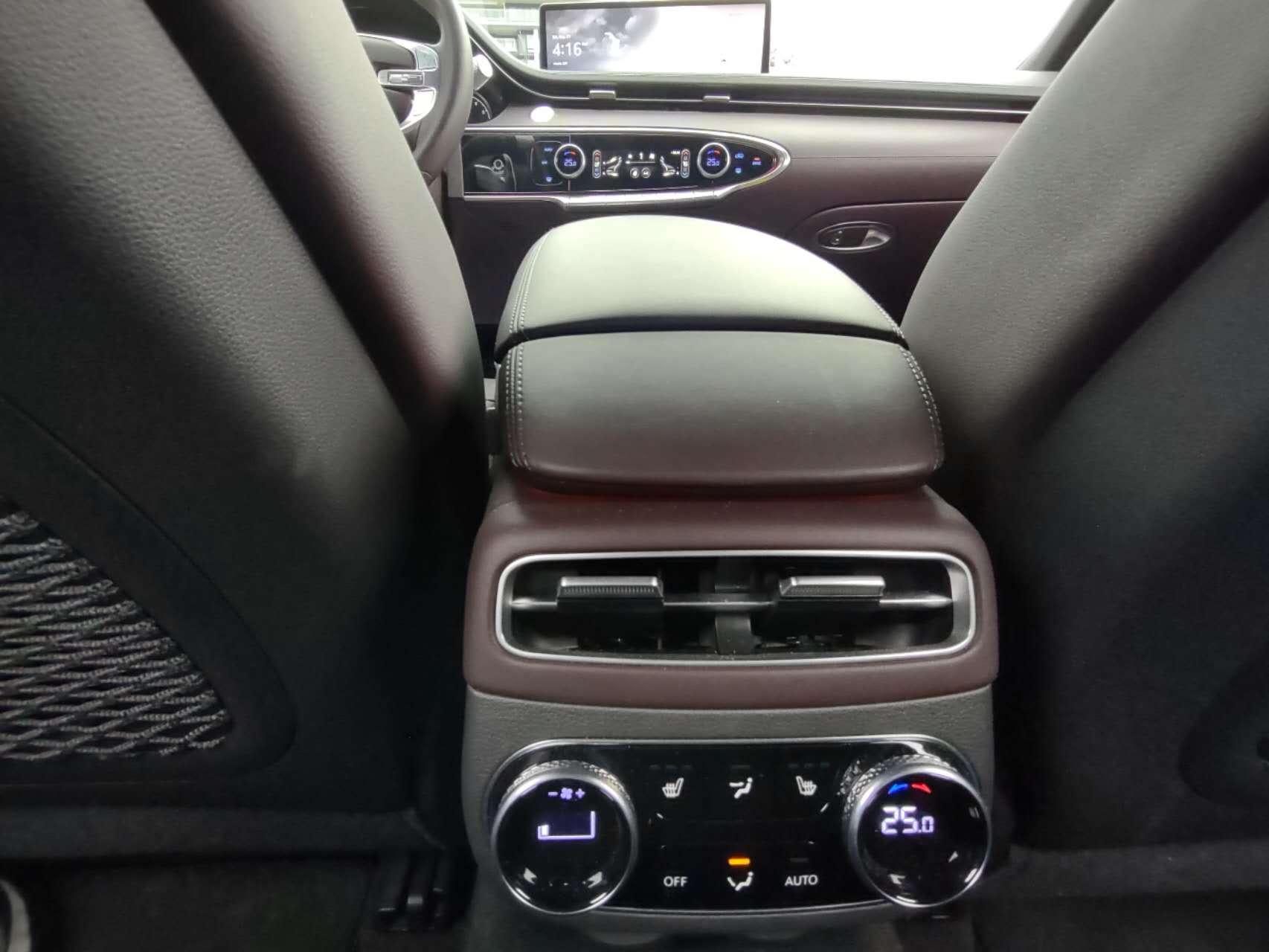 2022 Genesis GV70 2.5T Advanced Plus AWD, Vancouver, Cash