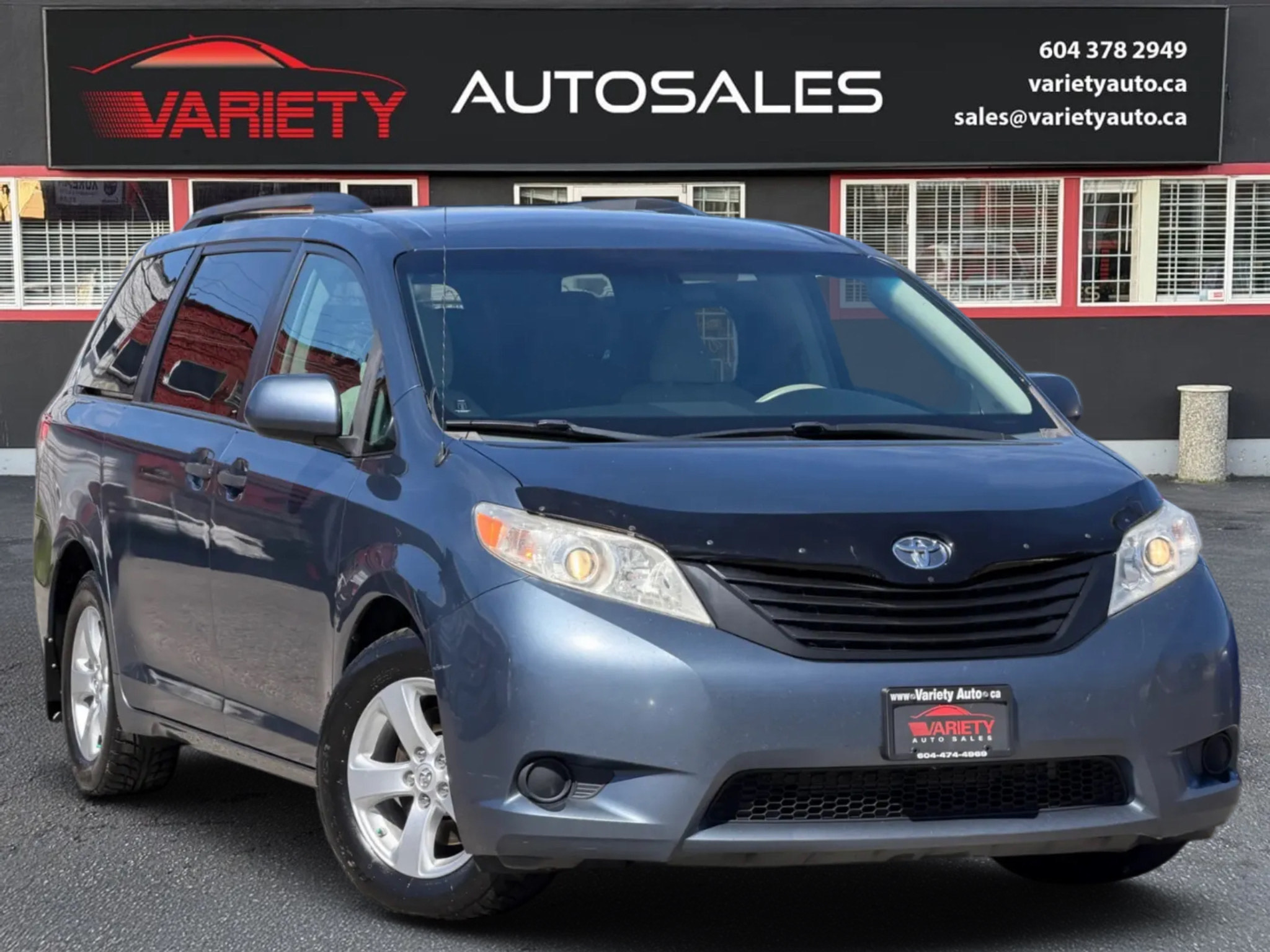 Util Blue 2014 Toyota Sienna L 7-Passenger Minivan Front-Wheel Drive Automatic