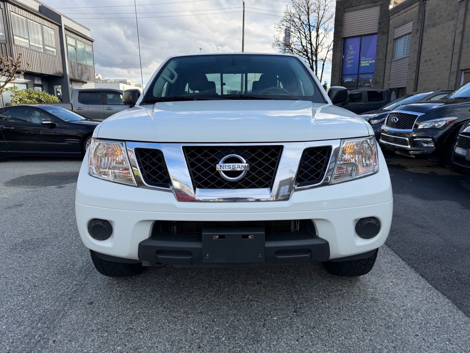 Nissan Frontier SV V6 King Cab 4WD