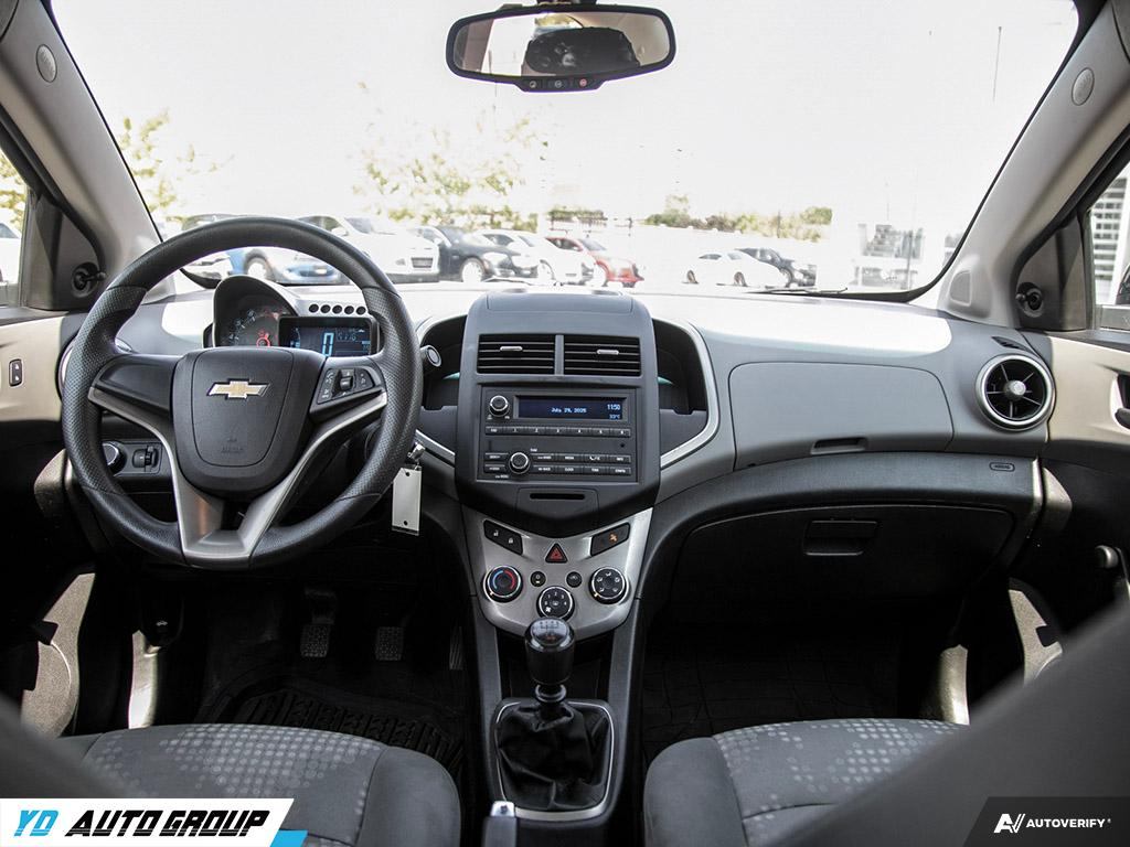 2015 Chevrolet Sonic 4dr Sdn LS Man, 多伦多, 全款车
