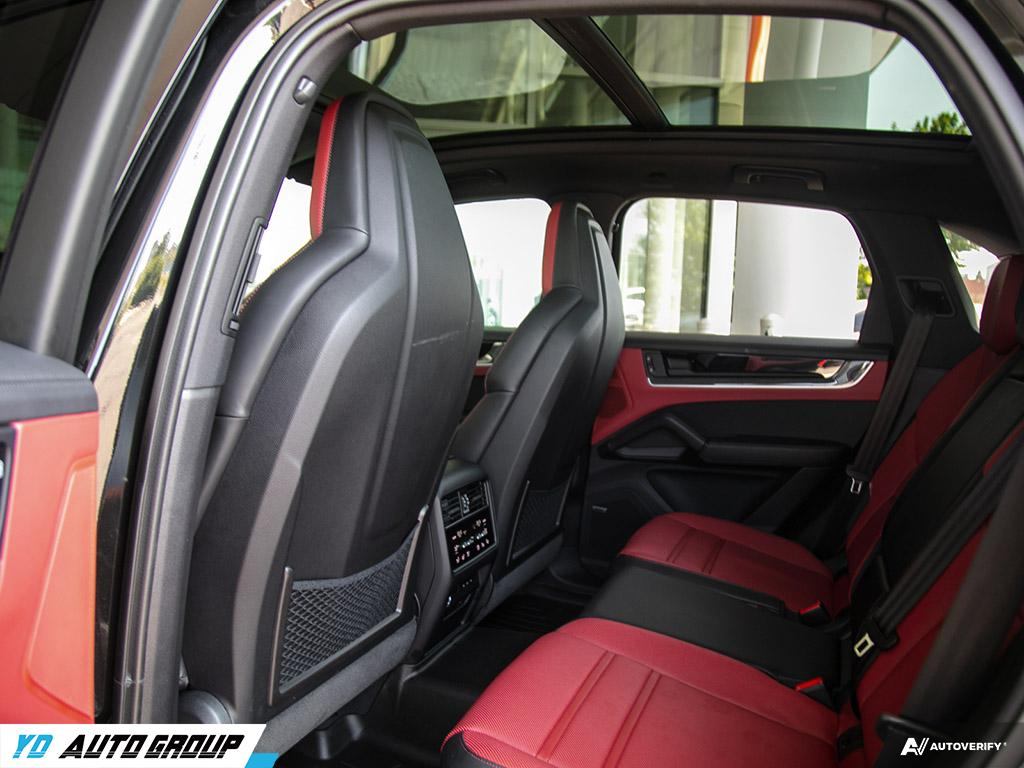 2024 Porsche Cayenne E-Hybrid AWD, Toronto, Cash