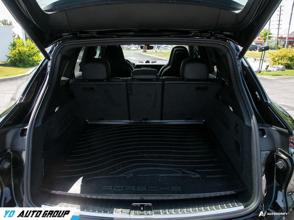 2024 Porsche Cayenne E-Hybrid AWD, Toronto, Cash