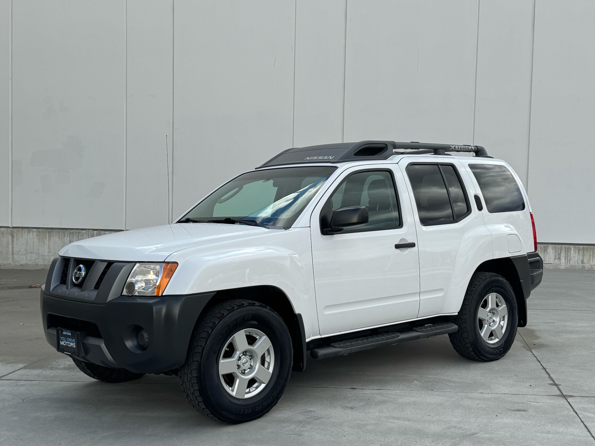White 2008 Nissan Xterra SUV / Crossover Automatic