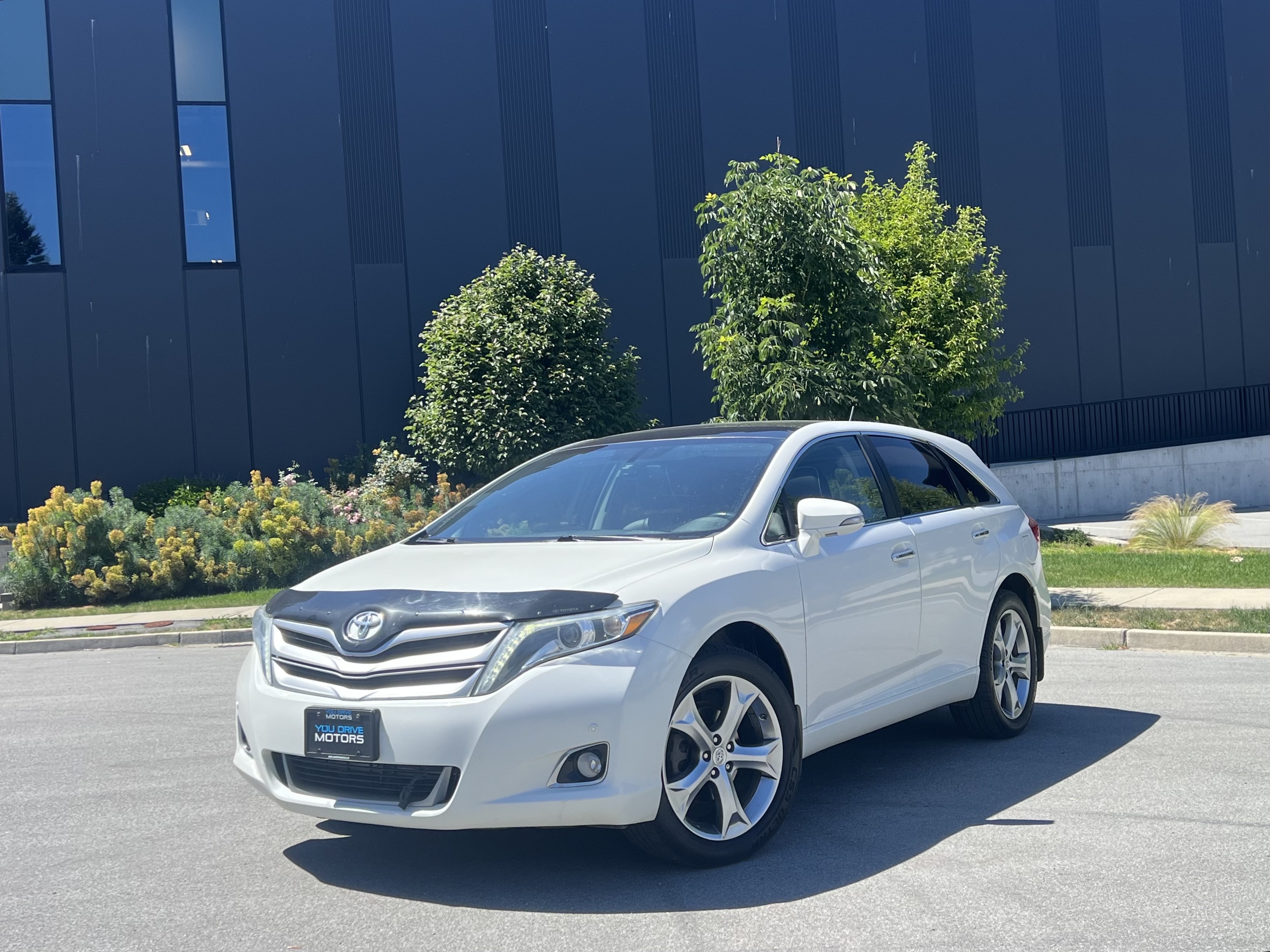 White 2016 Toyota Venza AWD V6 SUV / Crossover Automatic