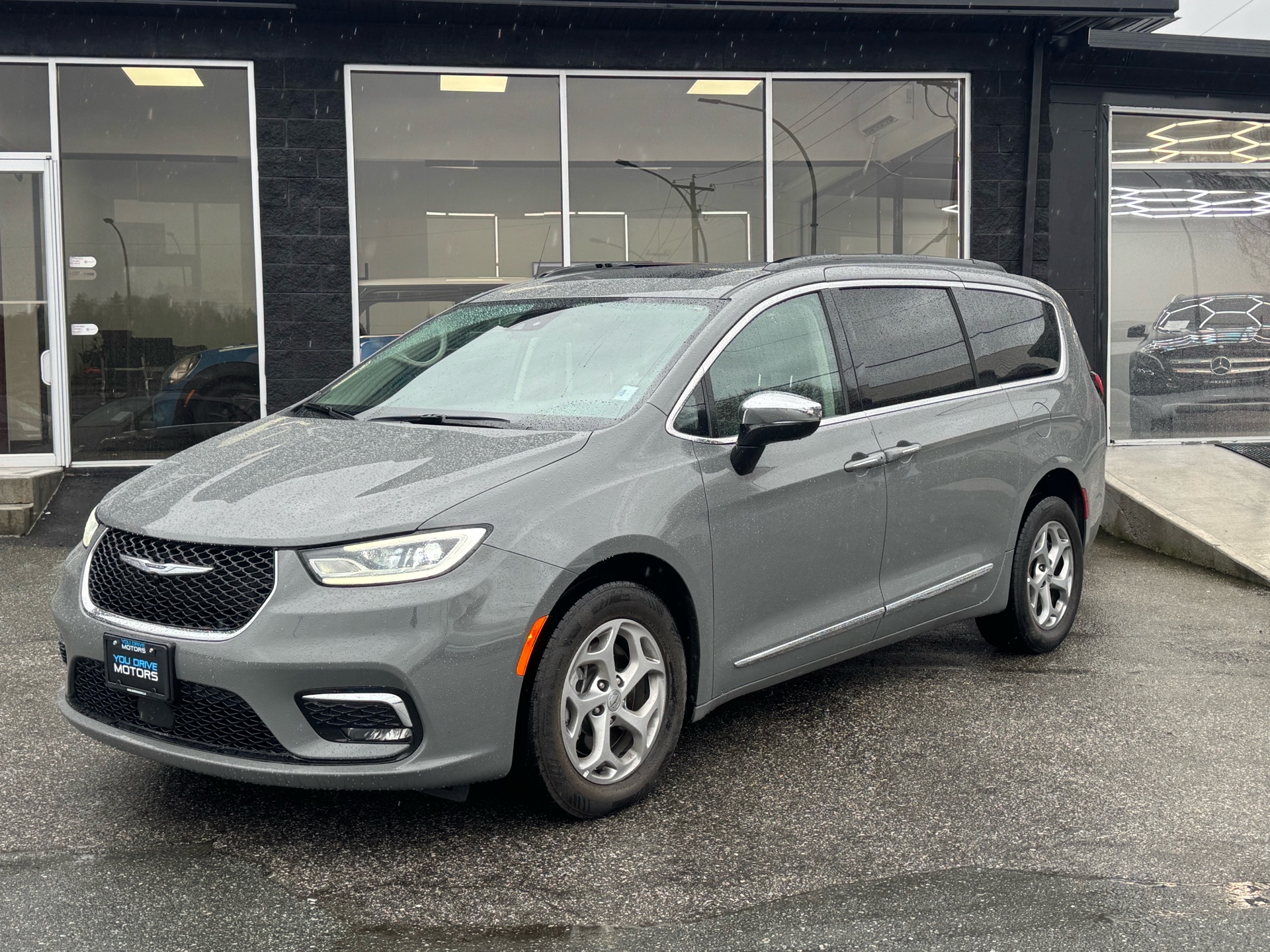 2023 Chrysler Pacifica Limited AWD