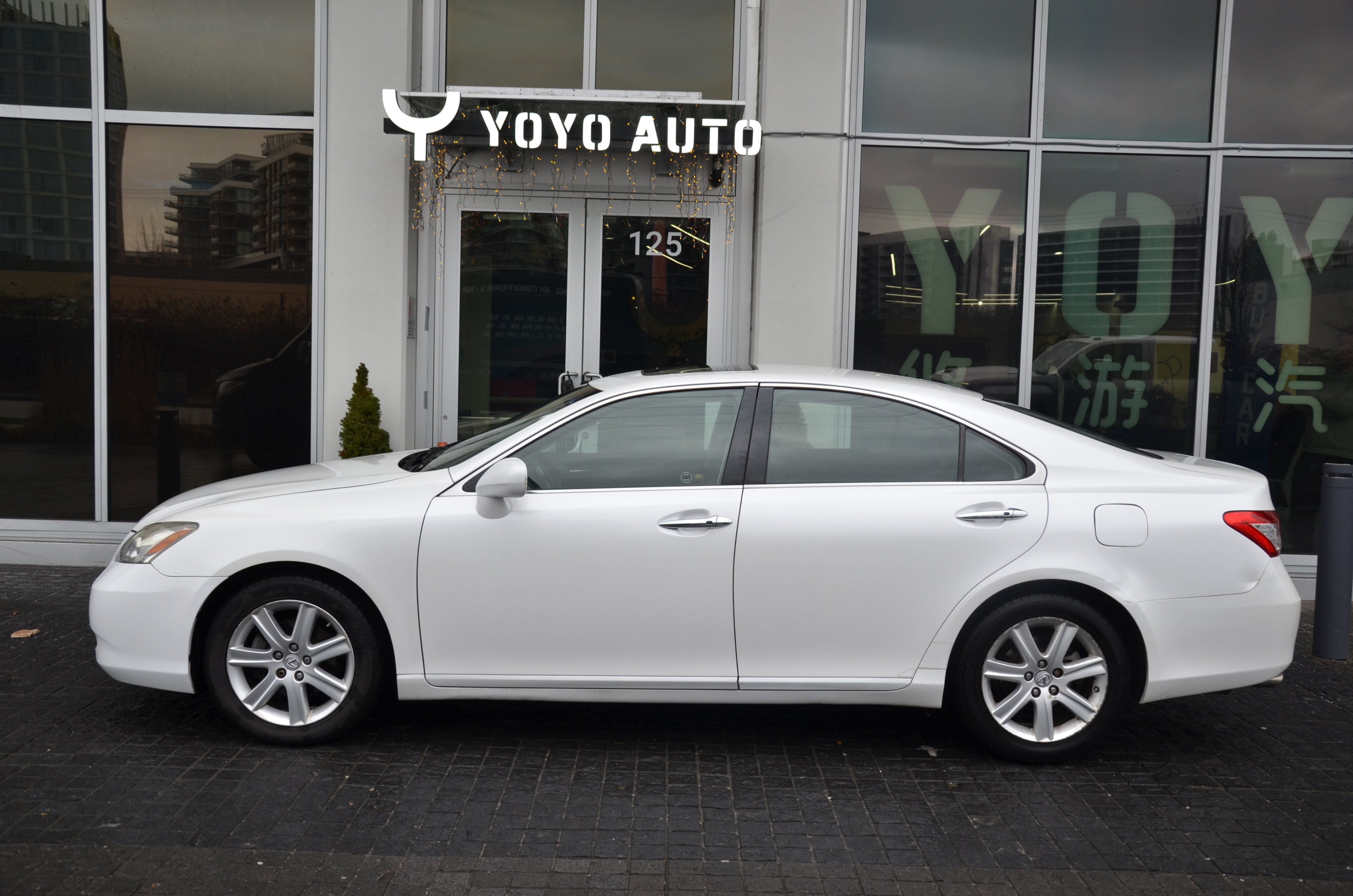 2009 Lexus ES 350 4dr Sdn, Vancouver, Cash