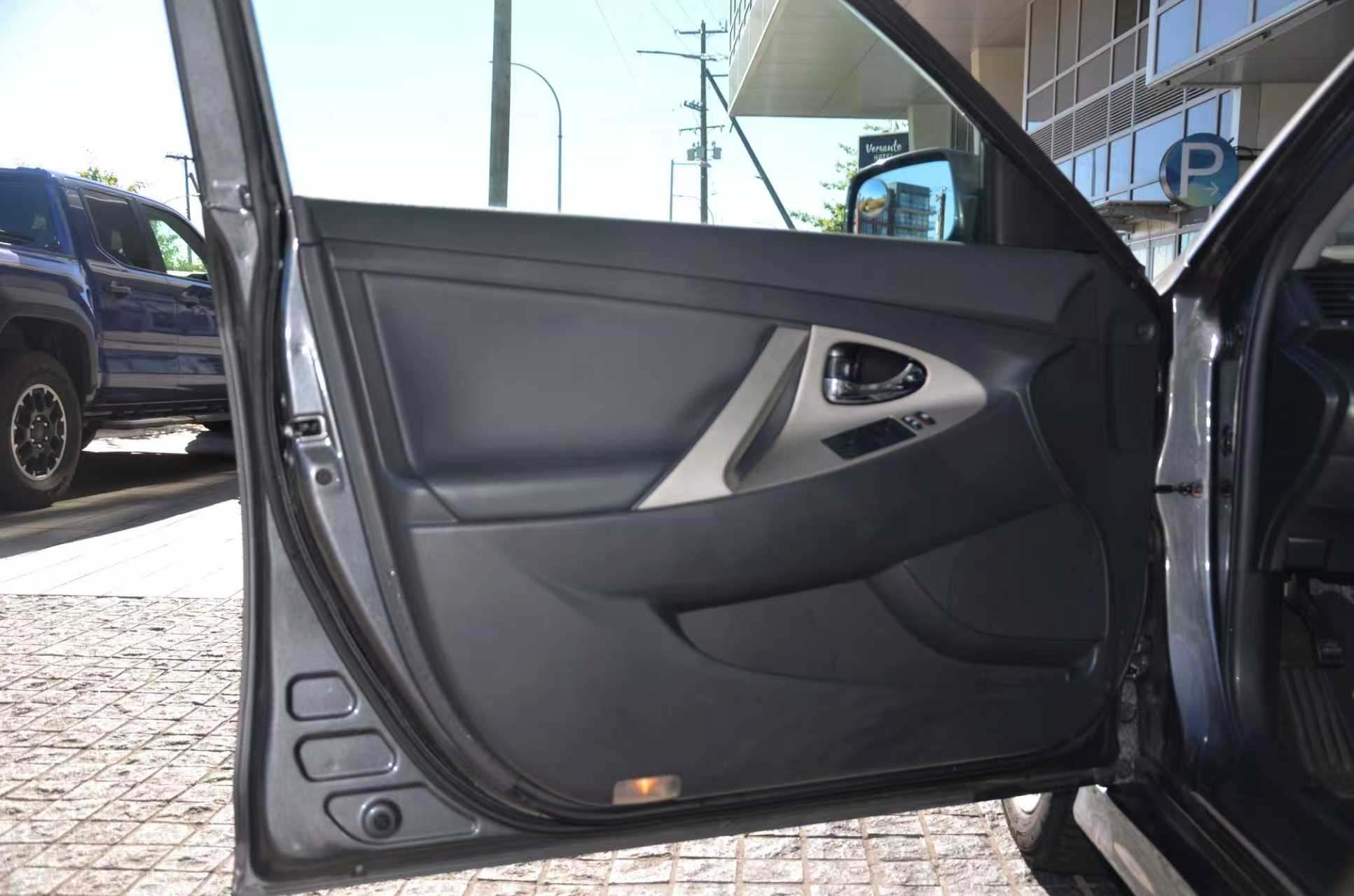 2009 Toyota Camry 4dr Sdn I4 Auto LE, Vancouver, Cash