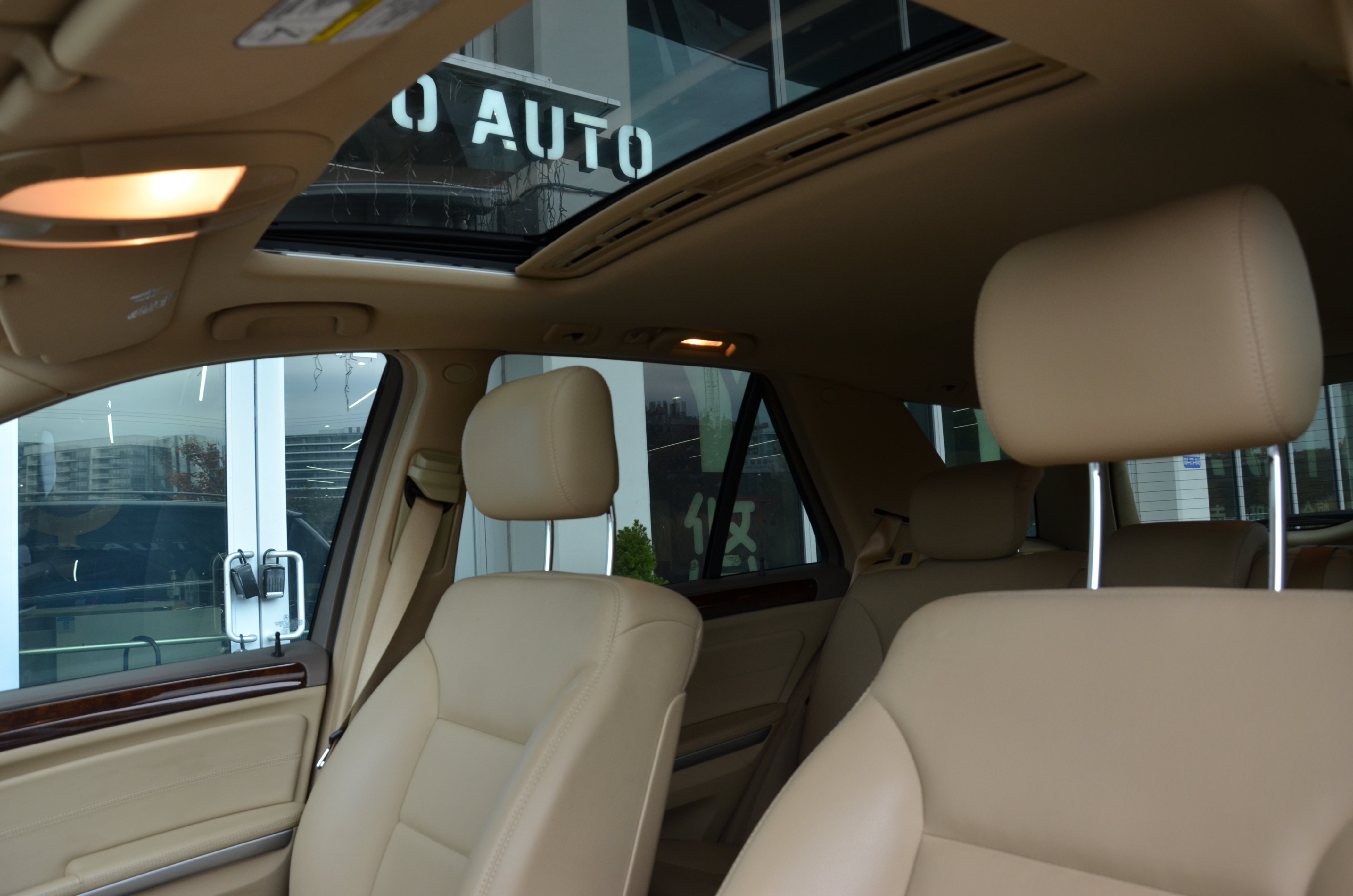 2010 Mercedes-Benz M-Class 4MATIC 4dr ML 350, 温哥华, 全款车