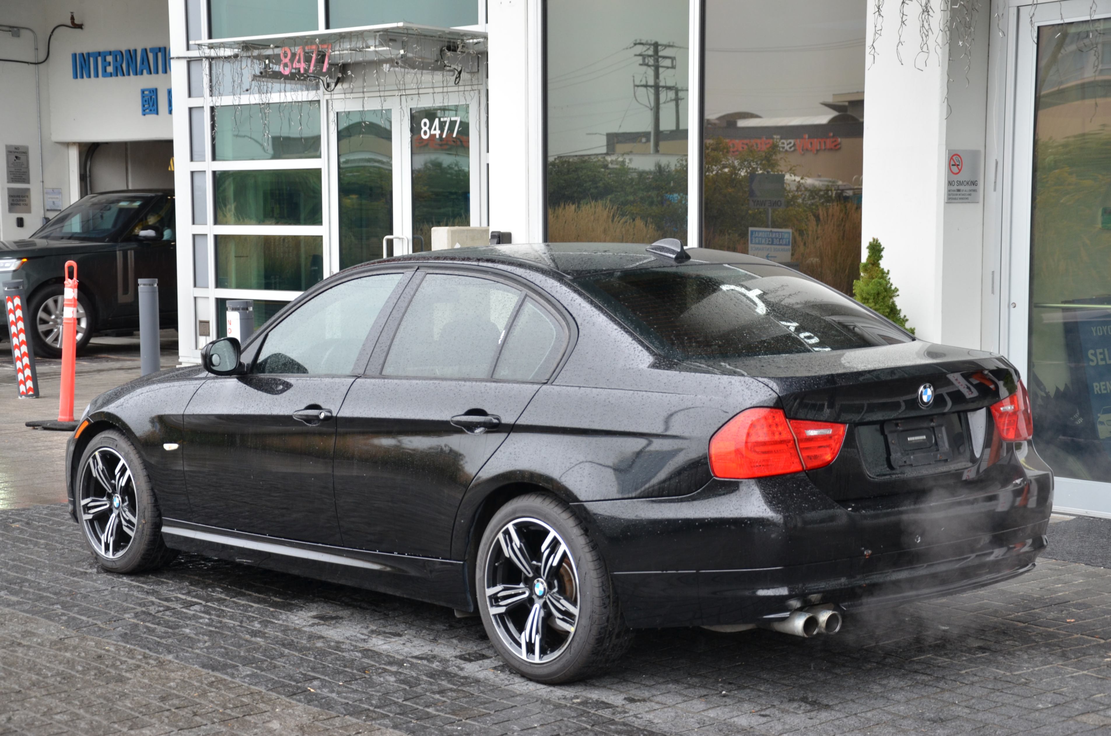 2011 BMW 3 Series 4dr Sdn 323i RWD, Vancouver, Cash