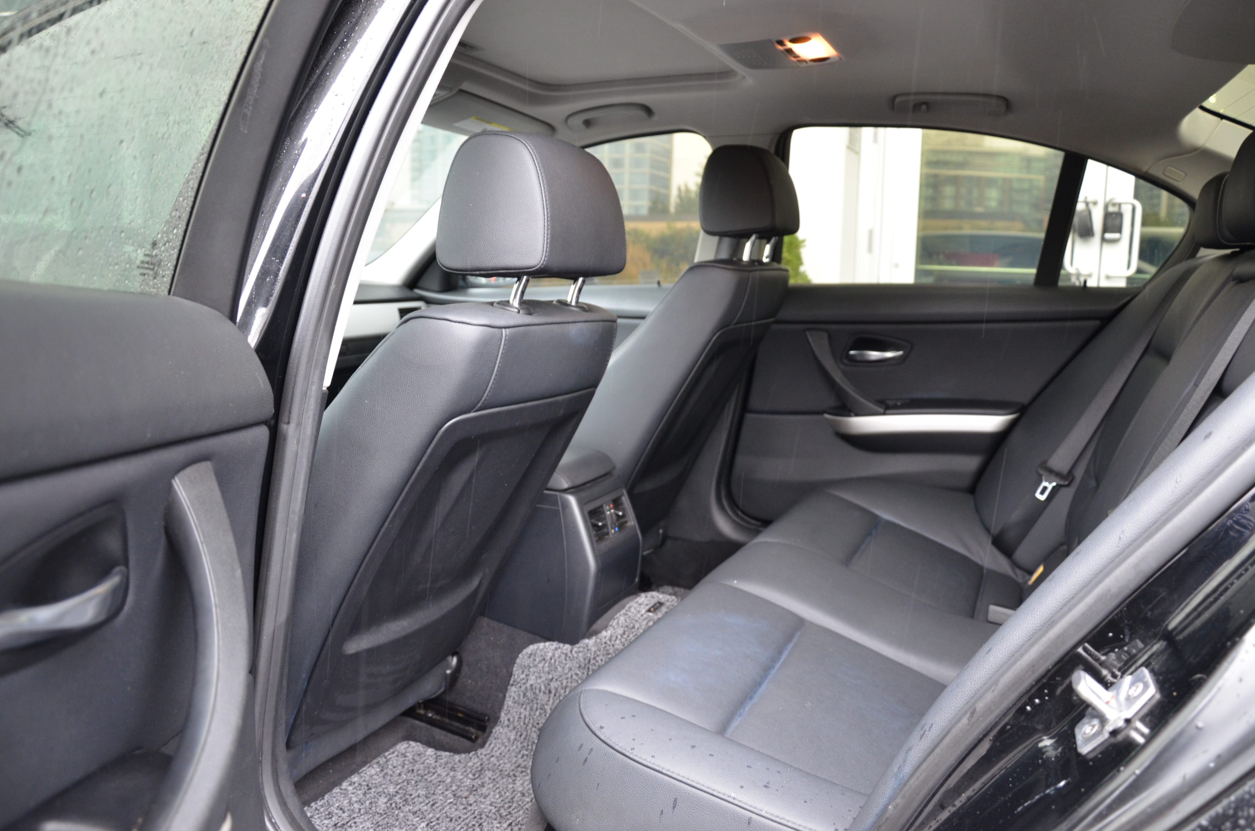 2011 BMW 3 Series 4dr Sdn 323i RWD, Vancouver, Cash