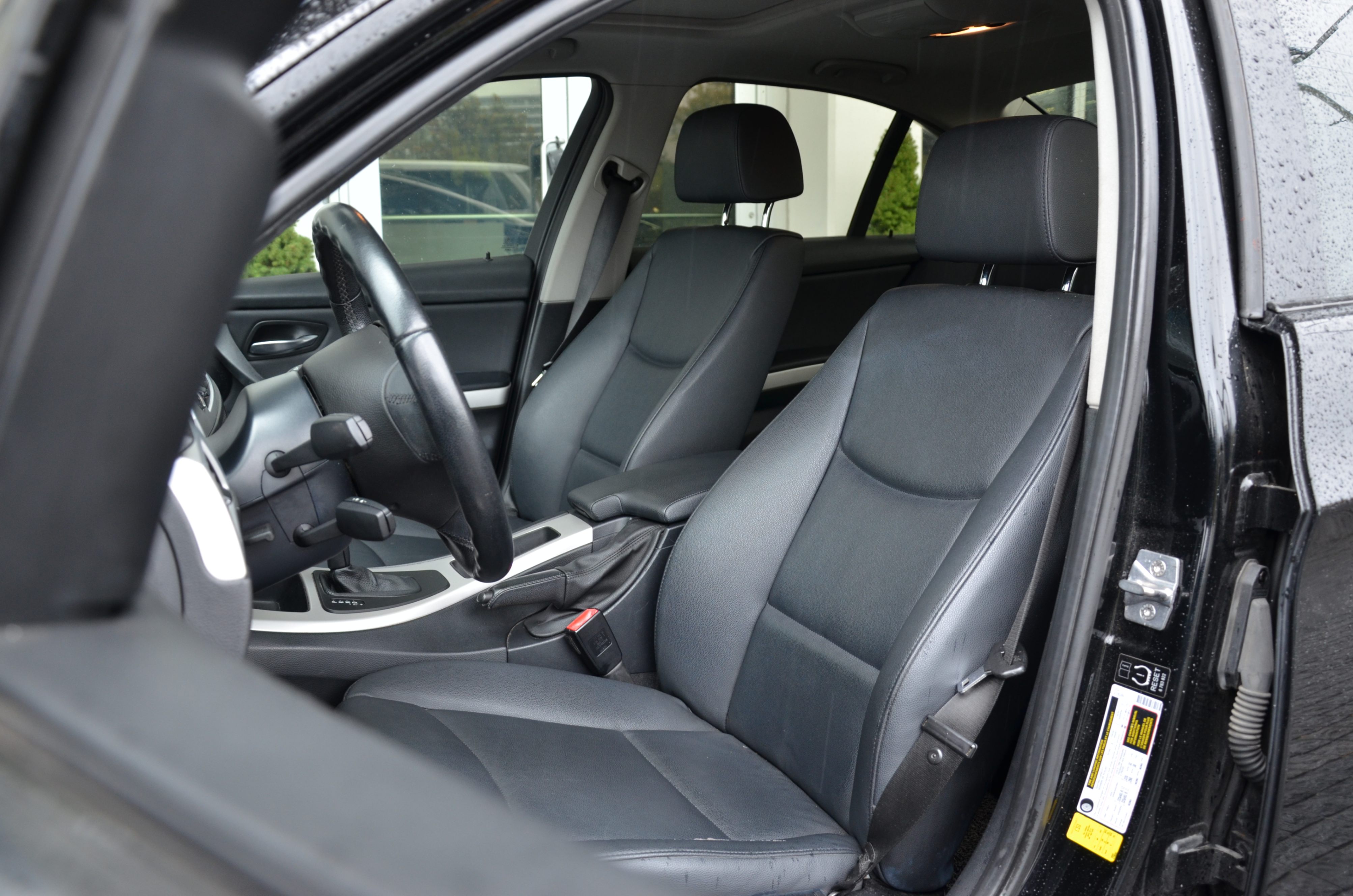 2011 BMW 3 Series 4dr Sdn 323i RWD, Vancouver, Cash
