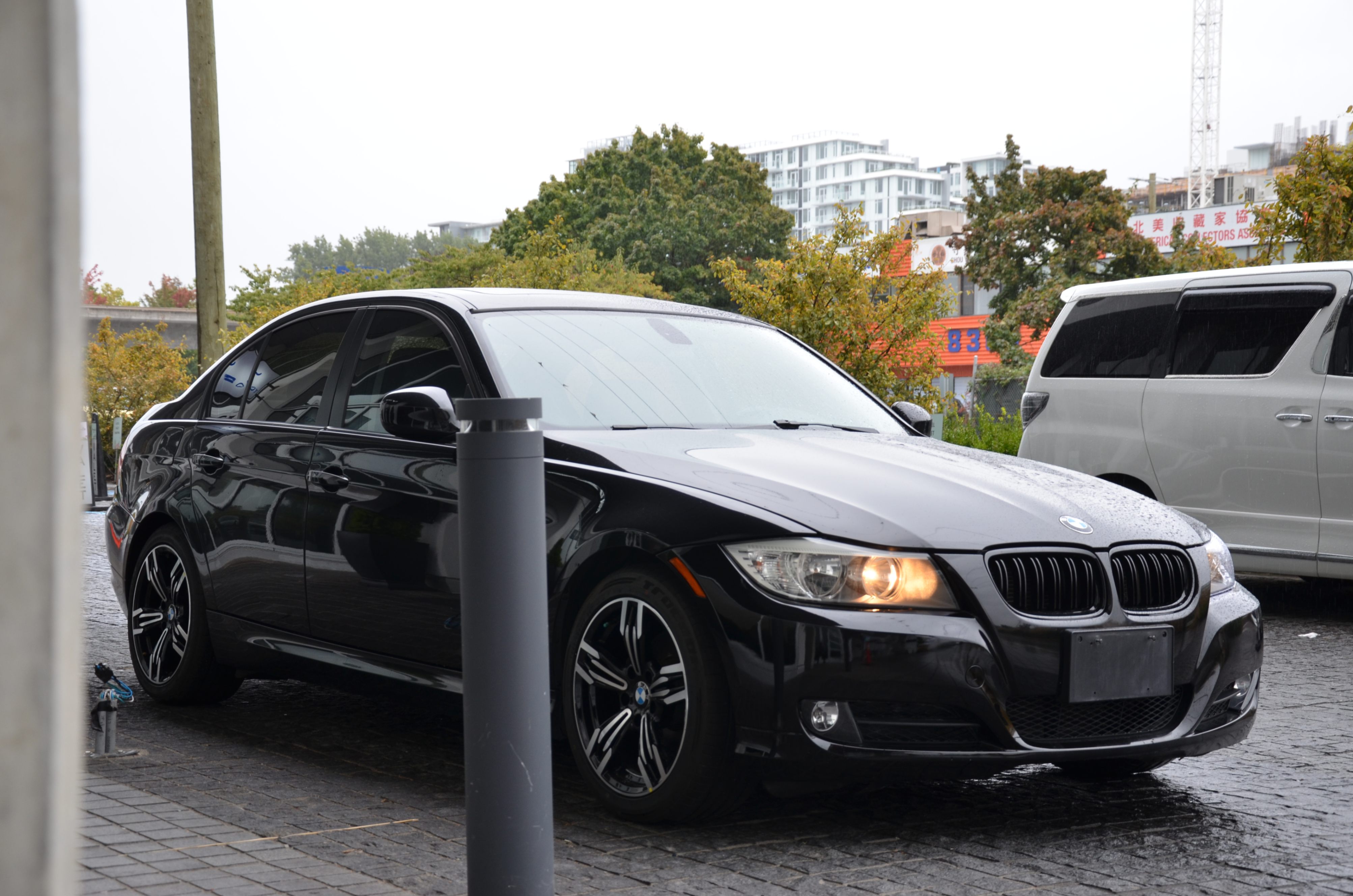 2011 BMW 3 Series 4dr Sdn 323i RWD, Vancouver, Cash