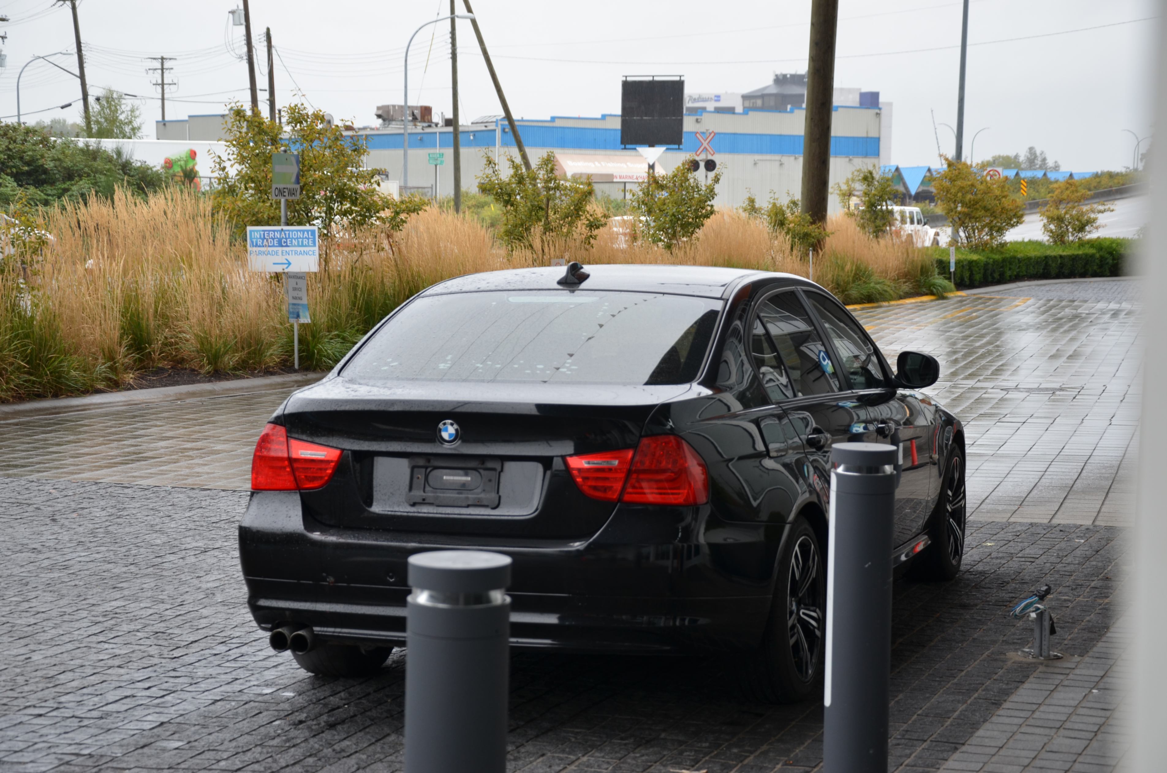 2011 BMW 3 Series 4dr Sdn 323i RWD, Vancouver, Cash