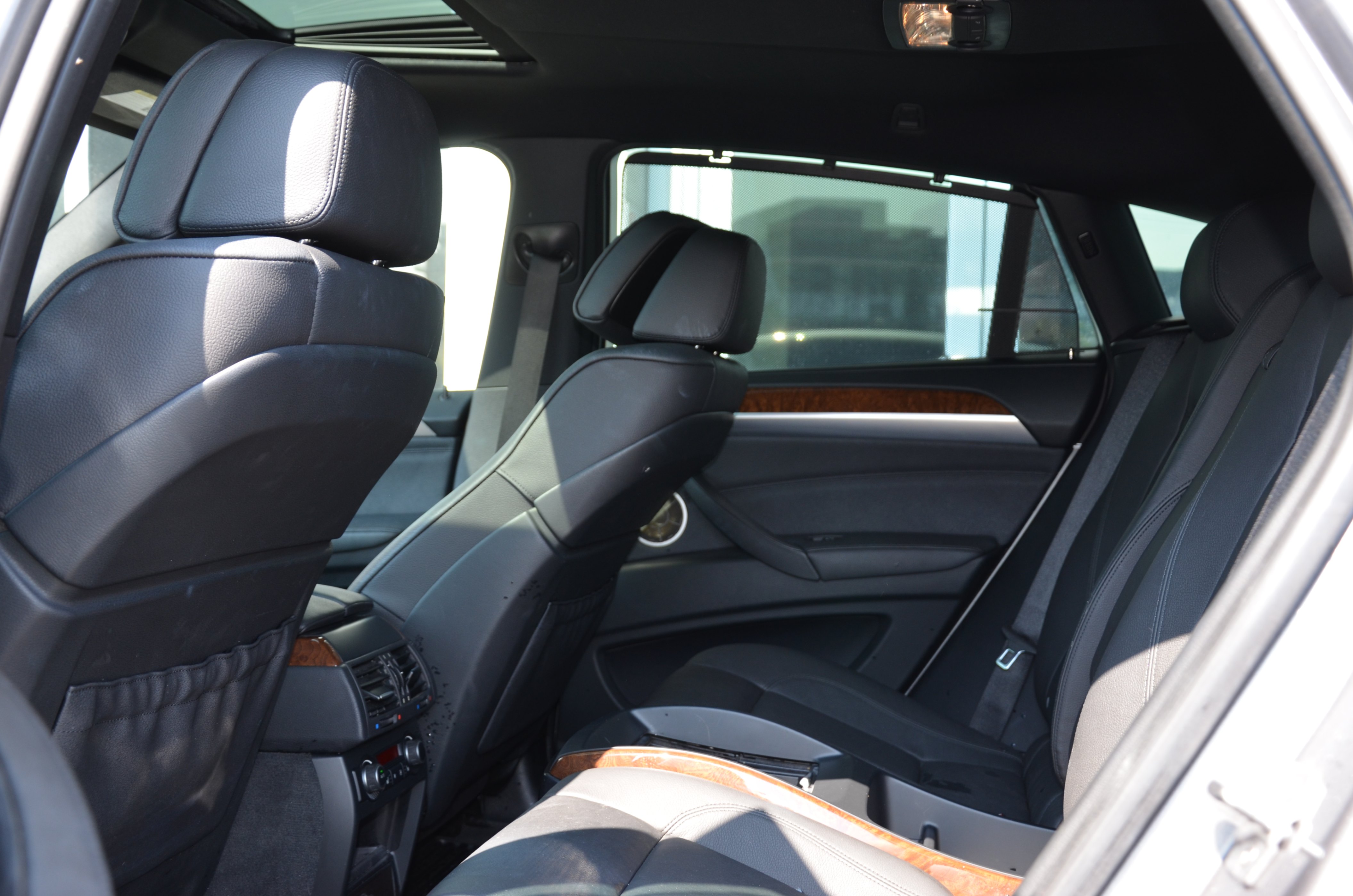 2011 BMW X6 AWD 4dr 50i, Vancouver, Cash